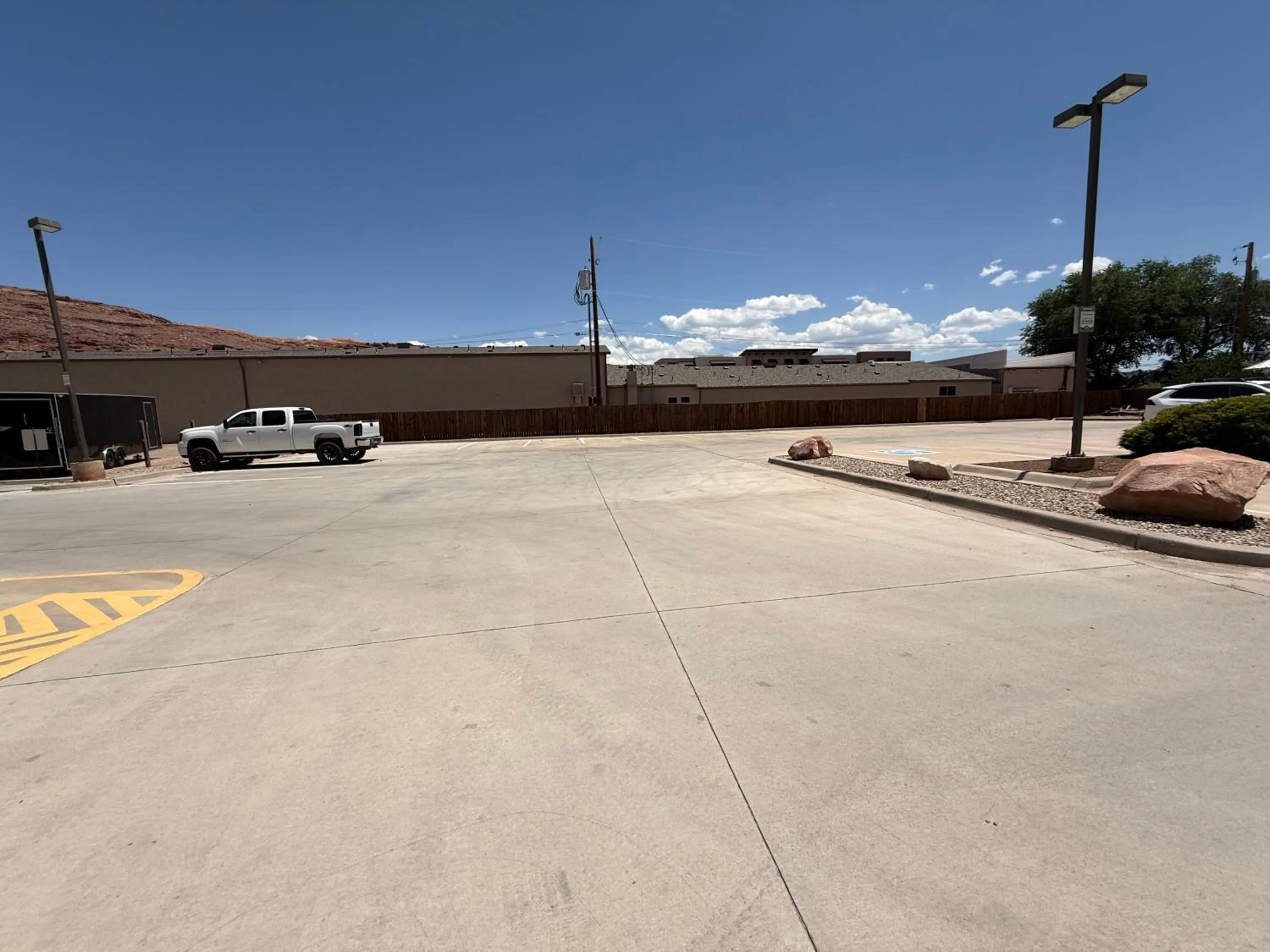 Parking in River Canyon Lodge