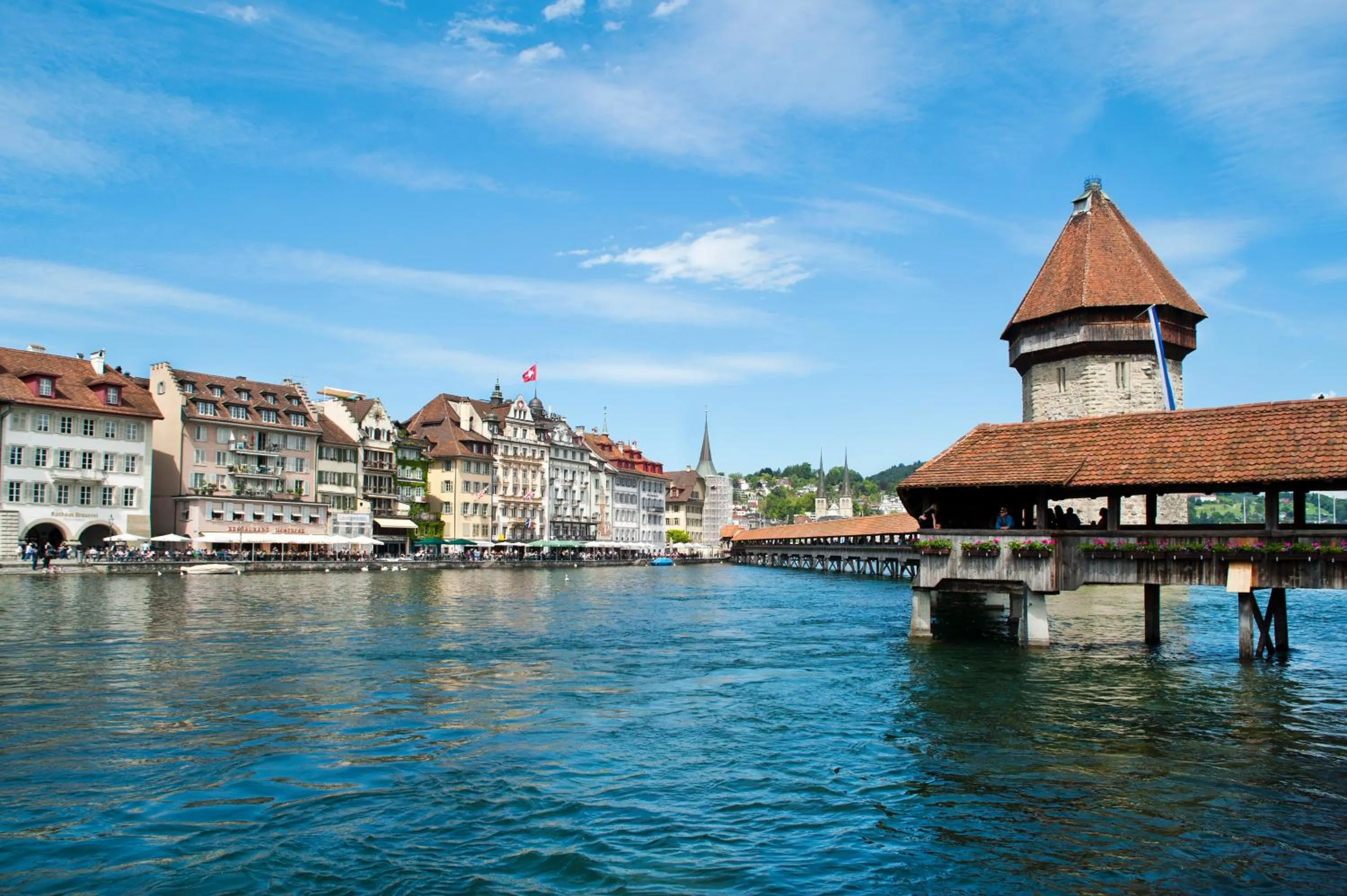 Facade/entrance in Hotel Pickwick and Pub "the room with a view"