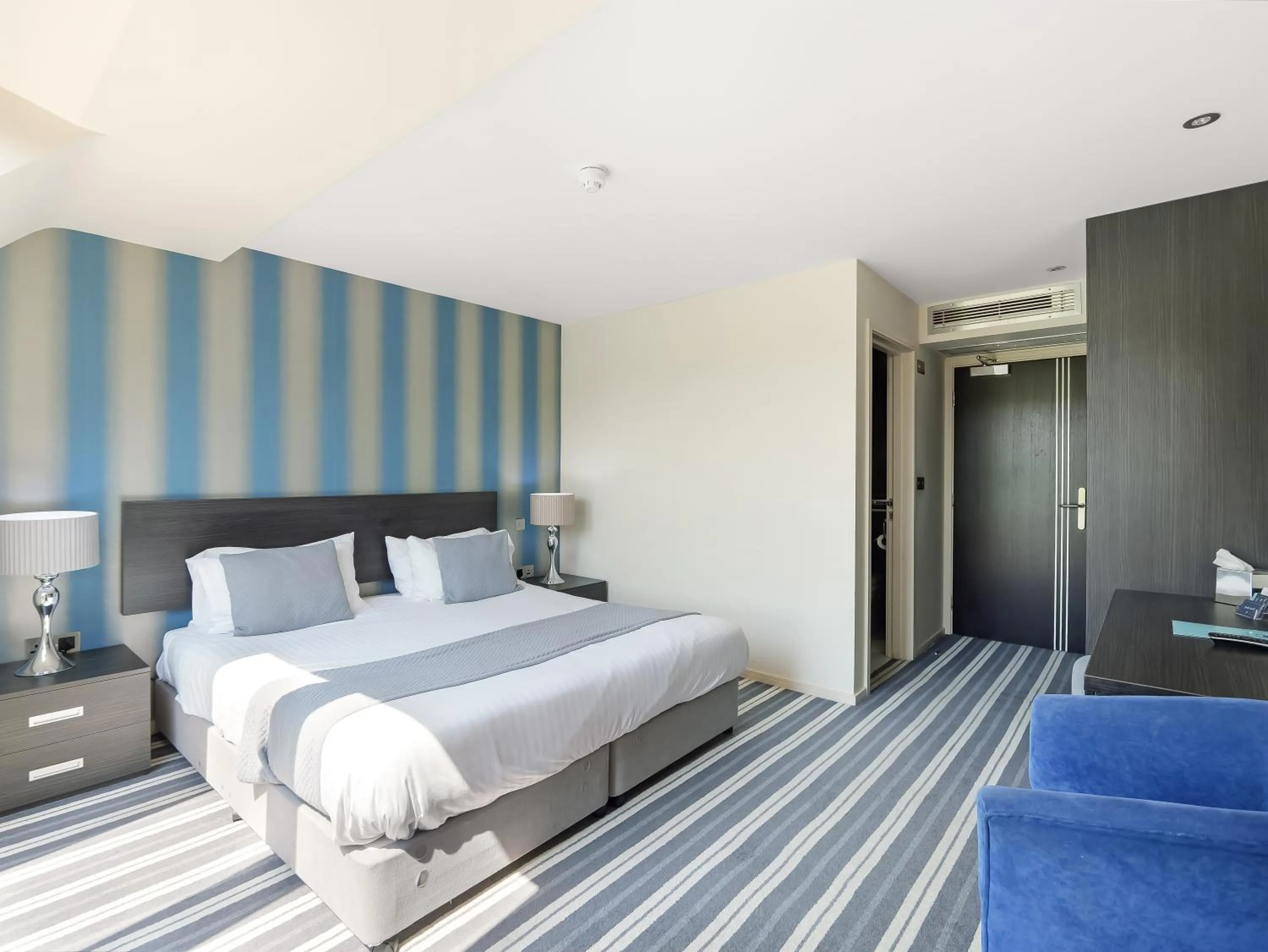 Bedroom, Bed in Wharton Park Golf & Country Club