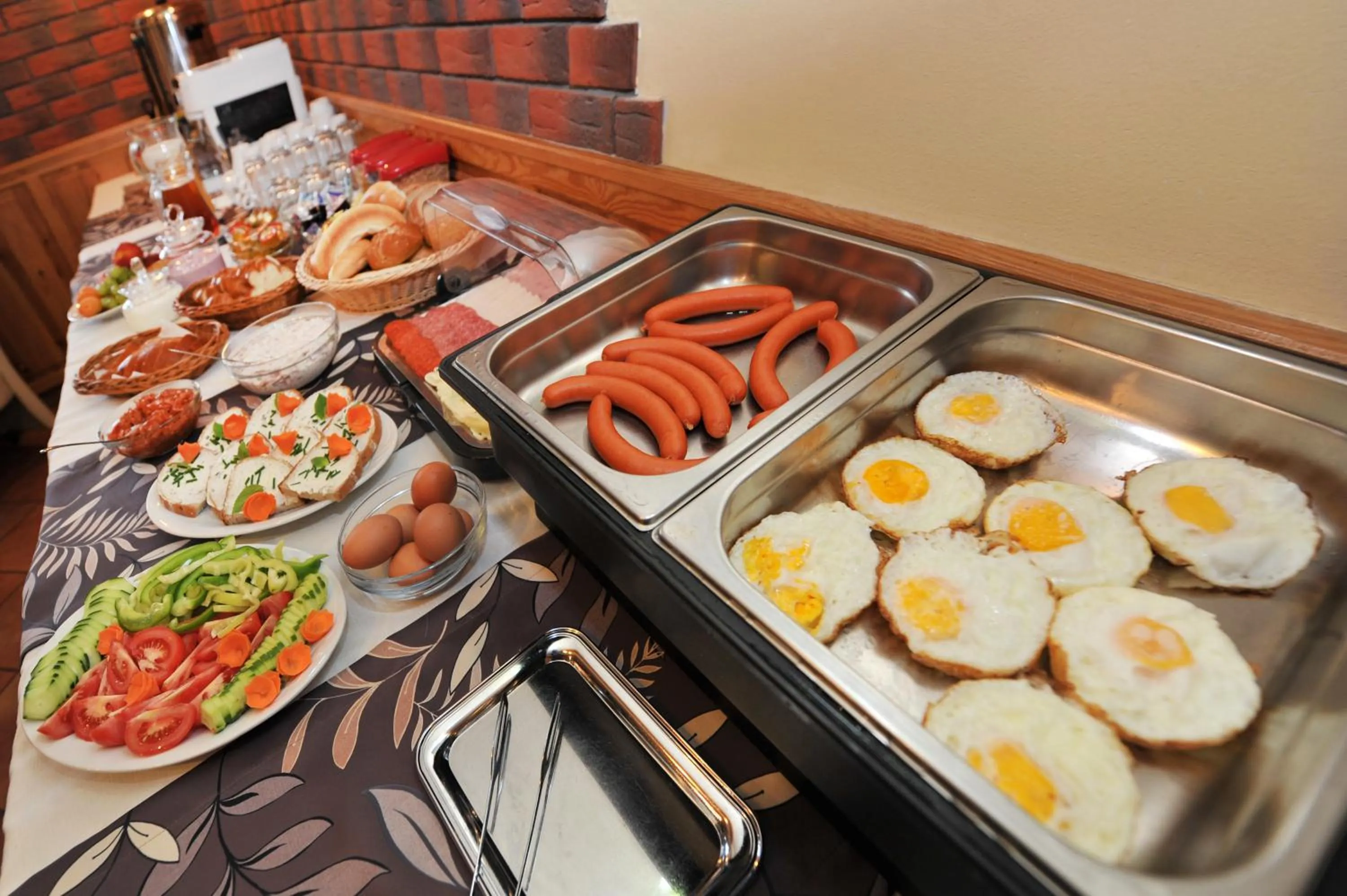 Buffet breakfast in APLEND Vila Magnolia