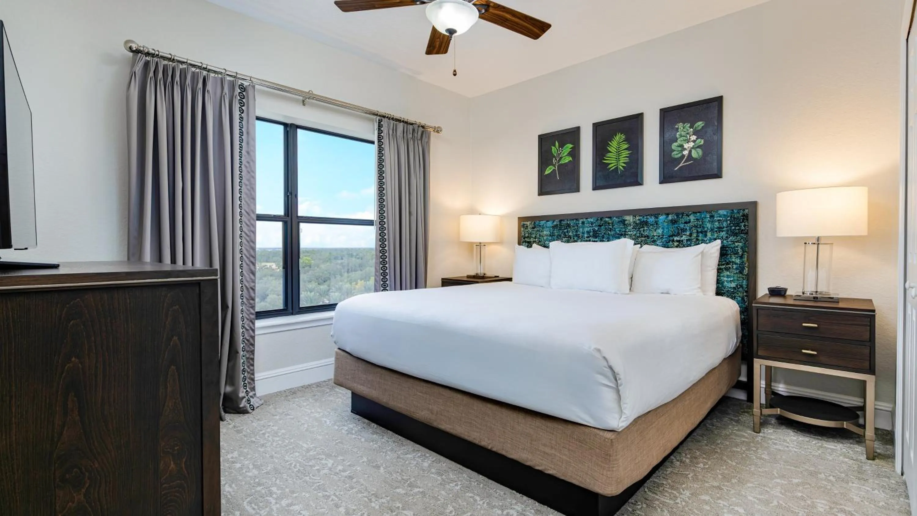 Photo of the whole room, Bed in Holiday Inn Club Vacations At Orange Lake Resort