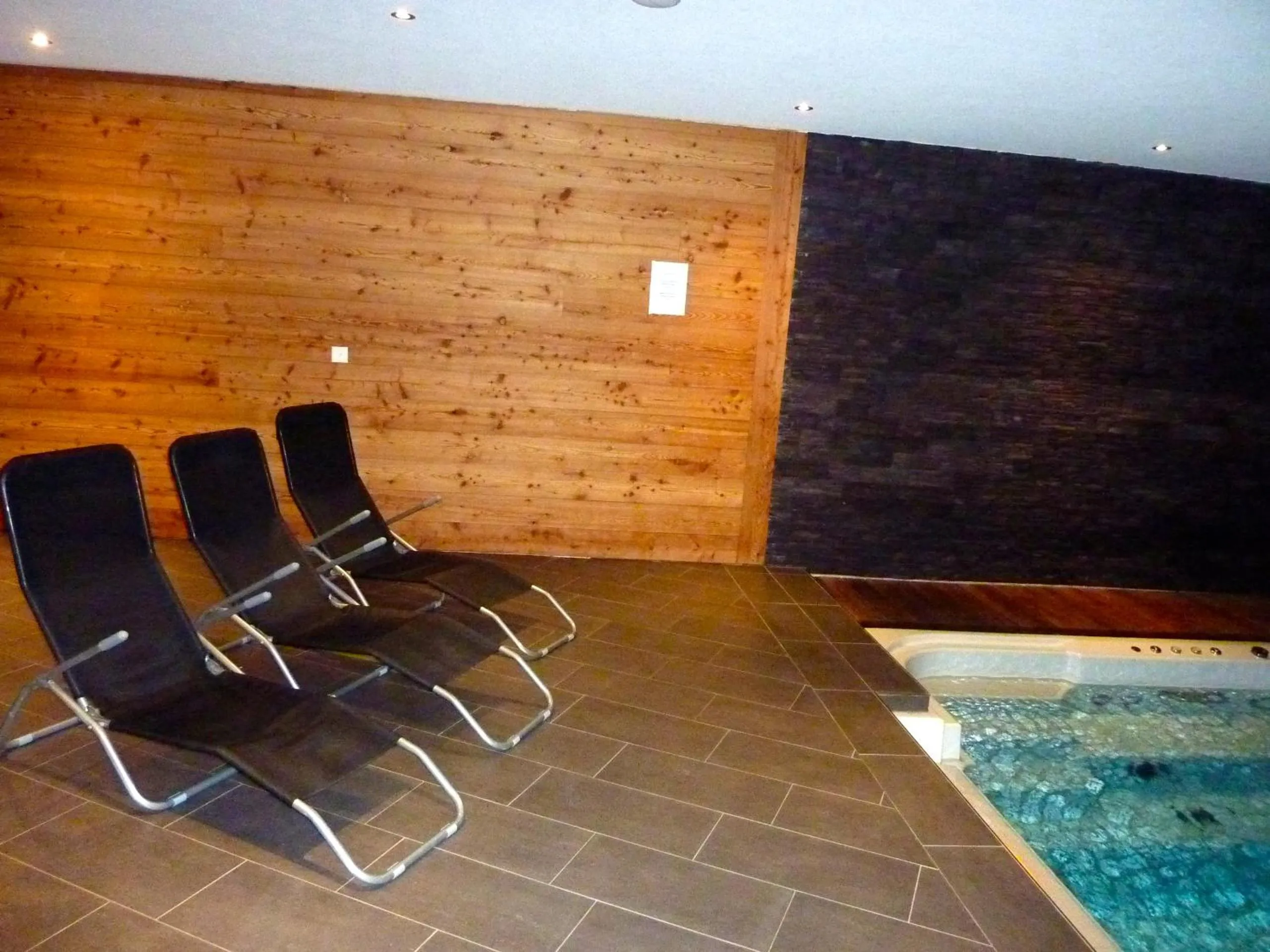 Swimming pool in Hotel Mont.Lac
