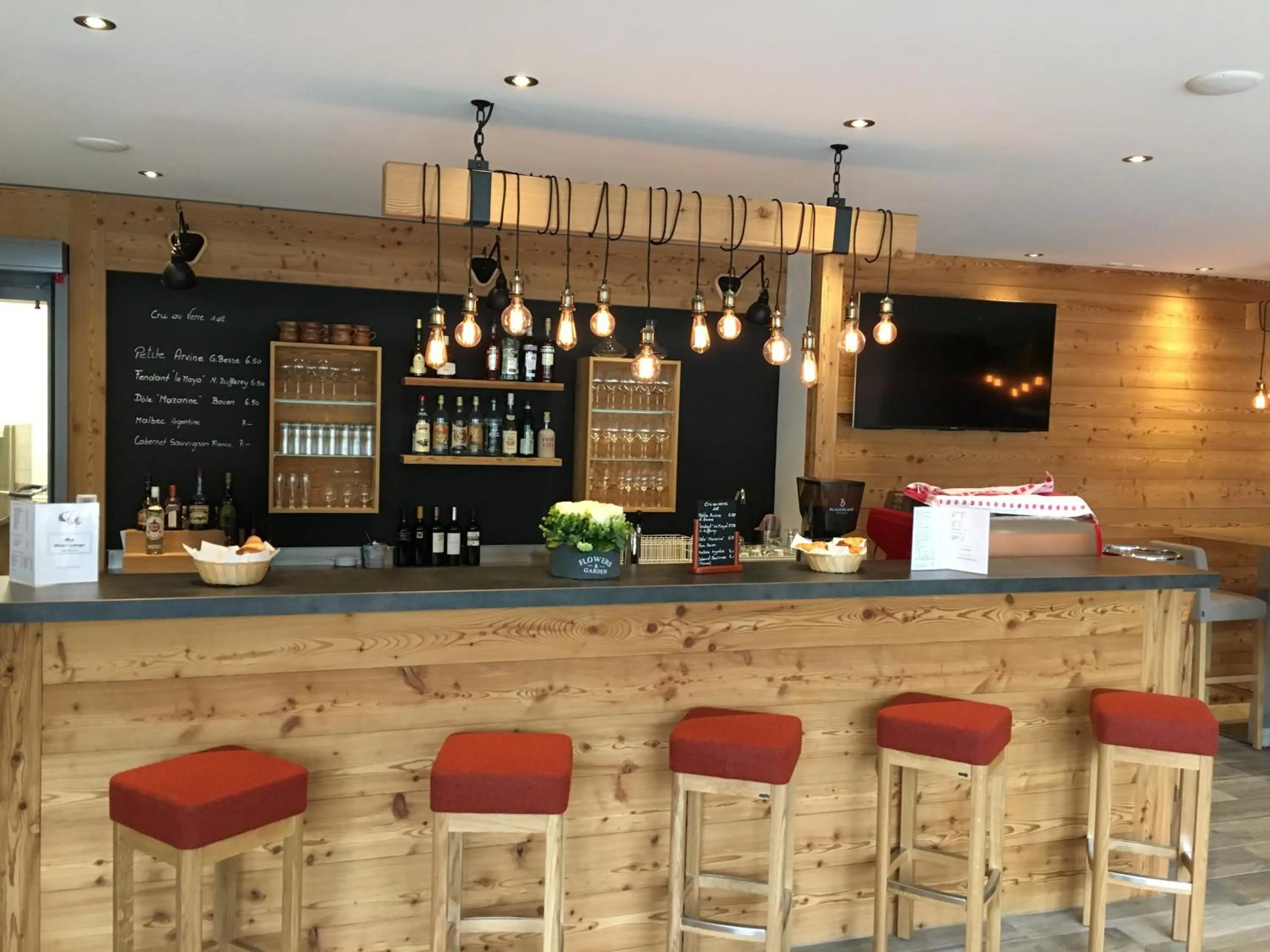 Lounge or bar in Hotel Mont.Lac
