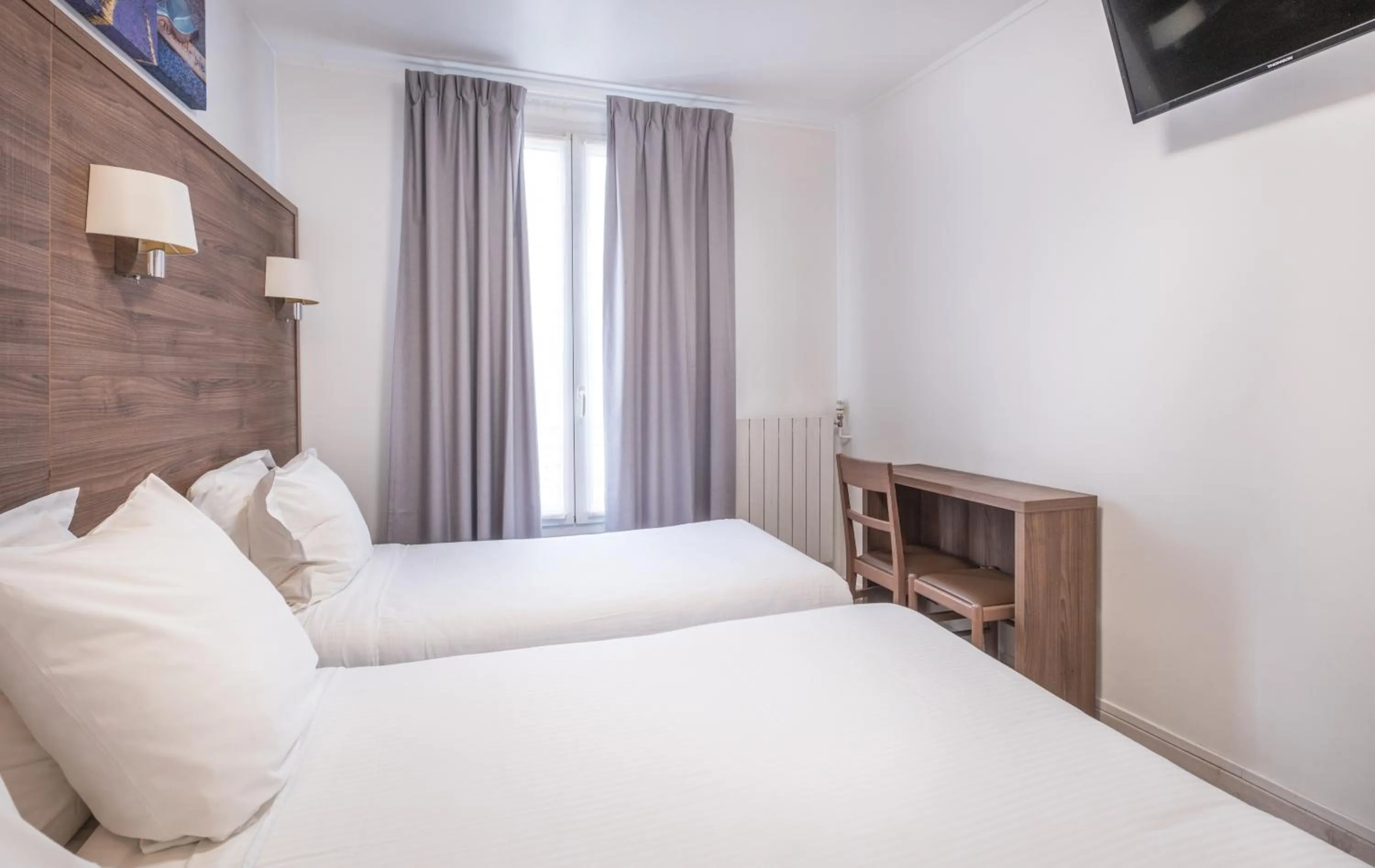 TV and multimedia, Bed in Hotel Luxor