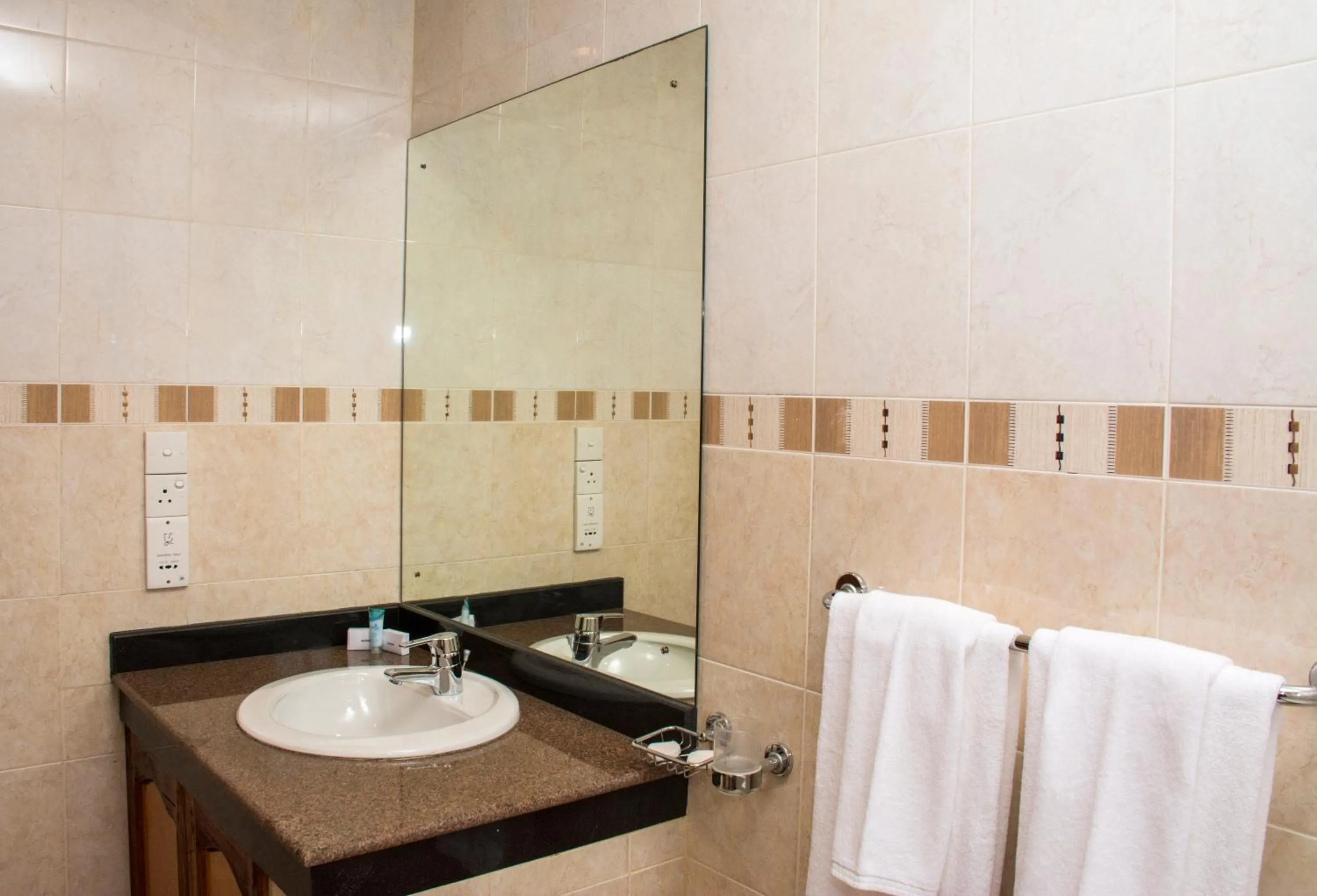 Bathroom in Hotel Lakefield