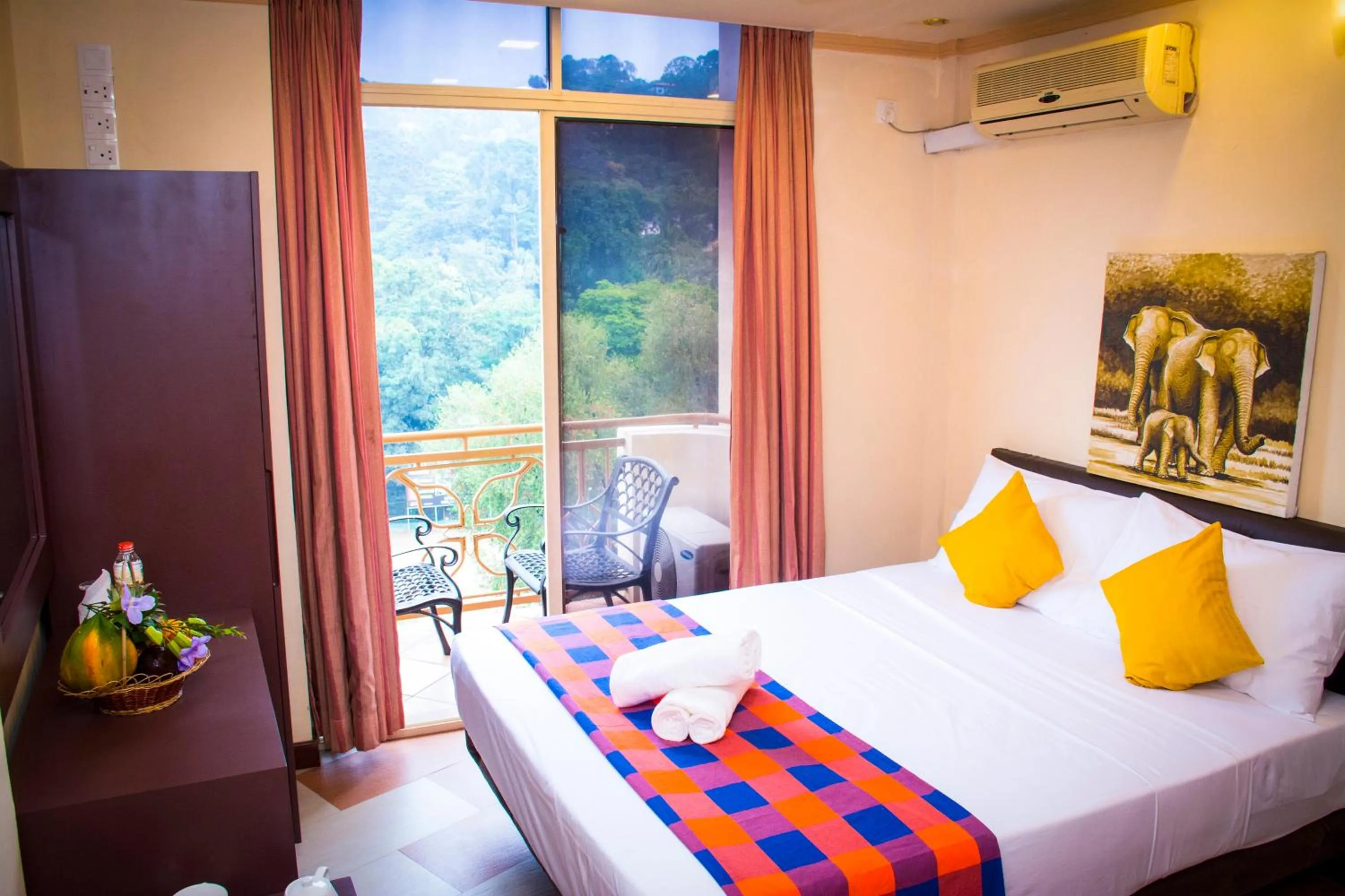 Bed in Hotel Lakefield