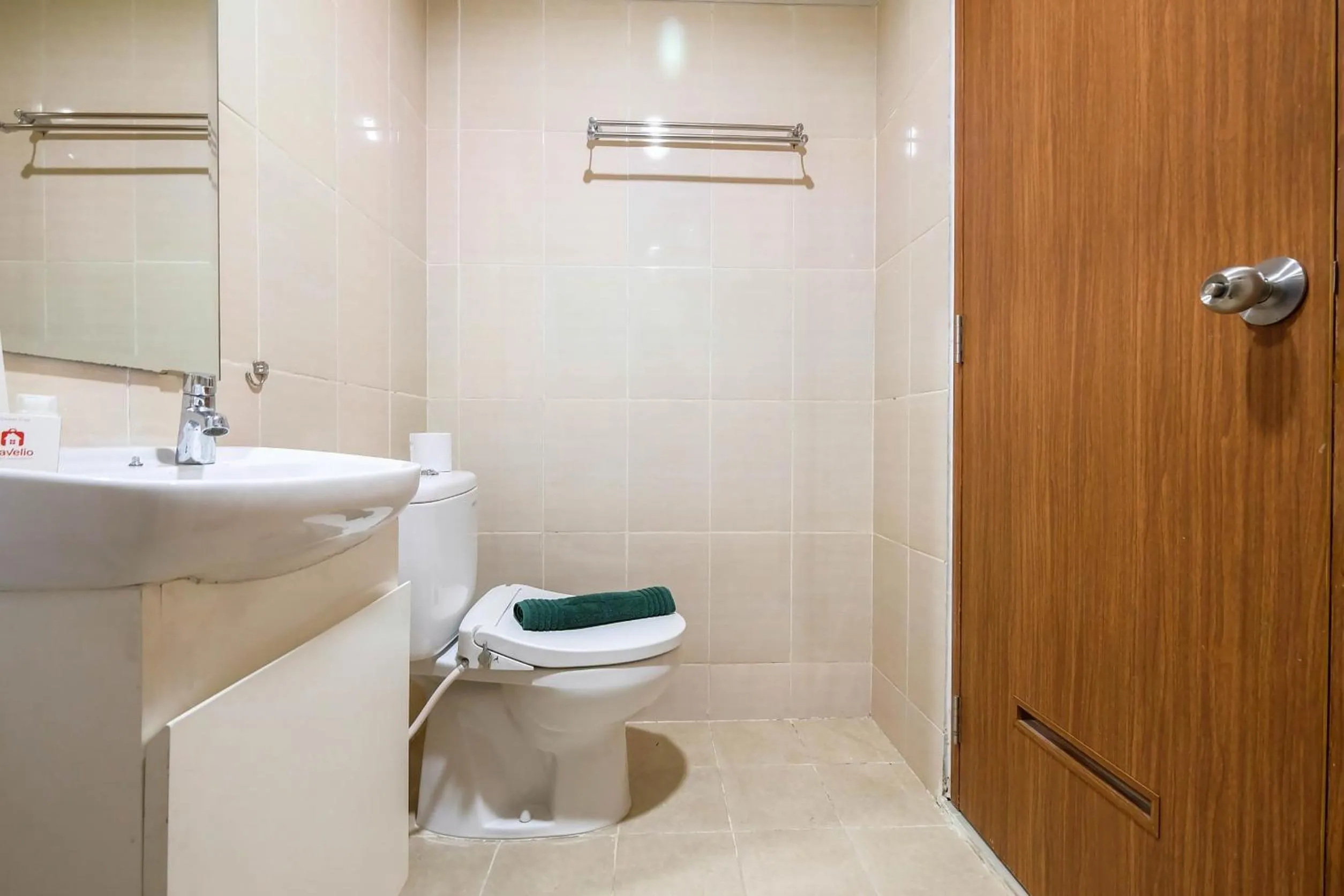 Strategic Studio The Oasis Cikarang near Omni Hospital By Travelio