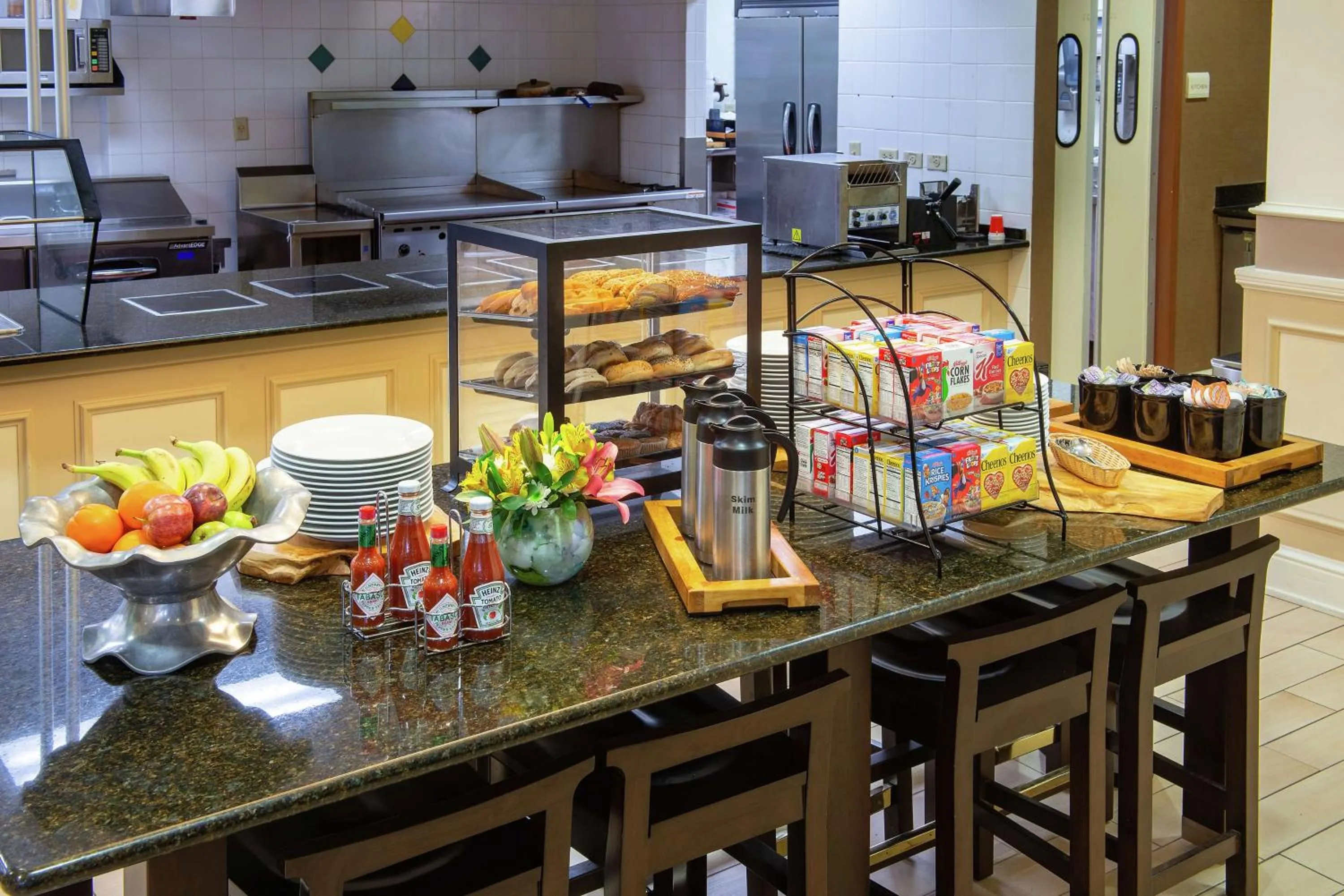 Dining area in Hilton Garden Inn Rochester Downtown