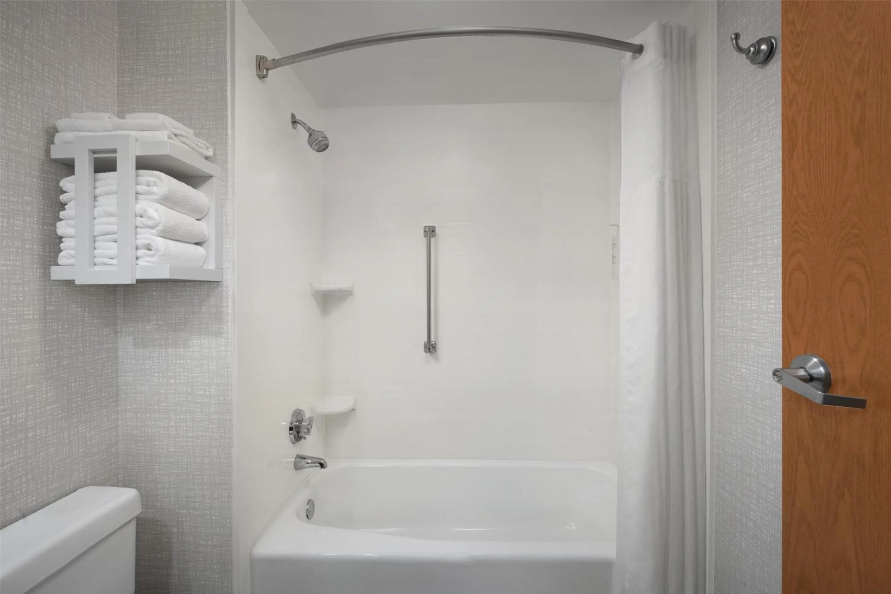 Shower in Hampton Inn Pittsburgh Greentree