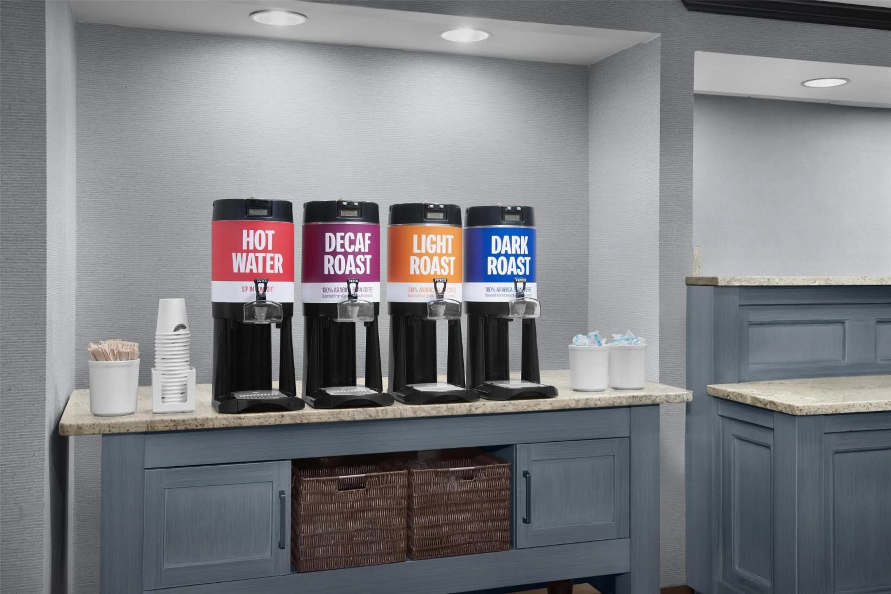 Dining area in Hampton Inn Pittsburgh Greentree