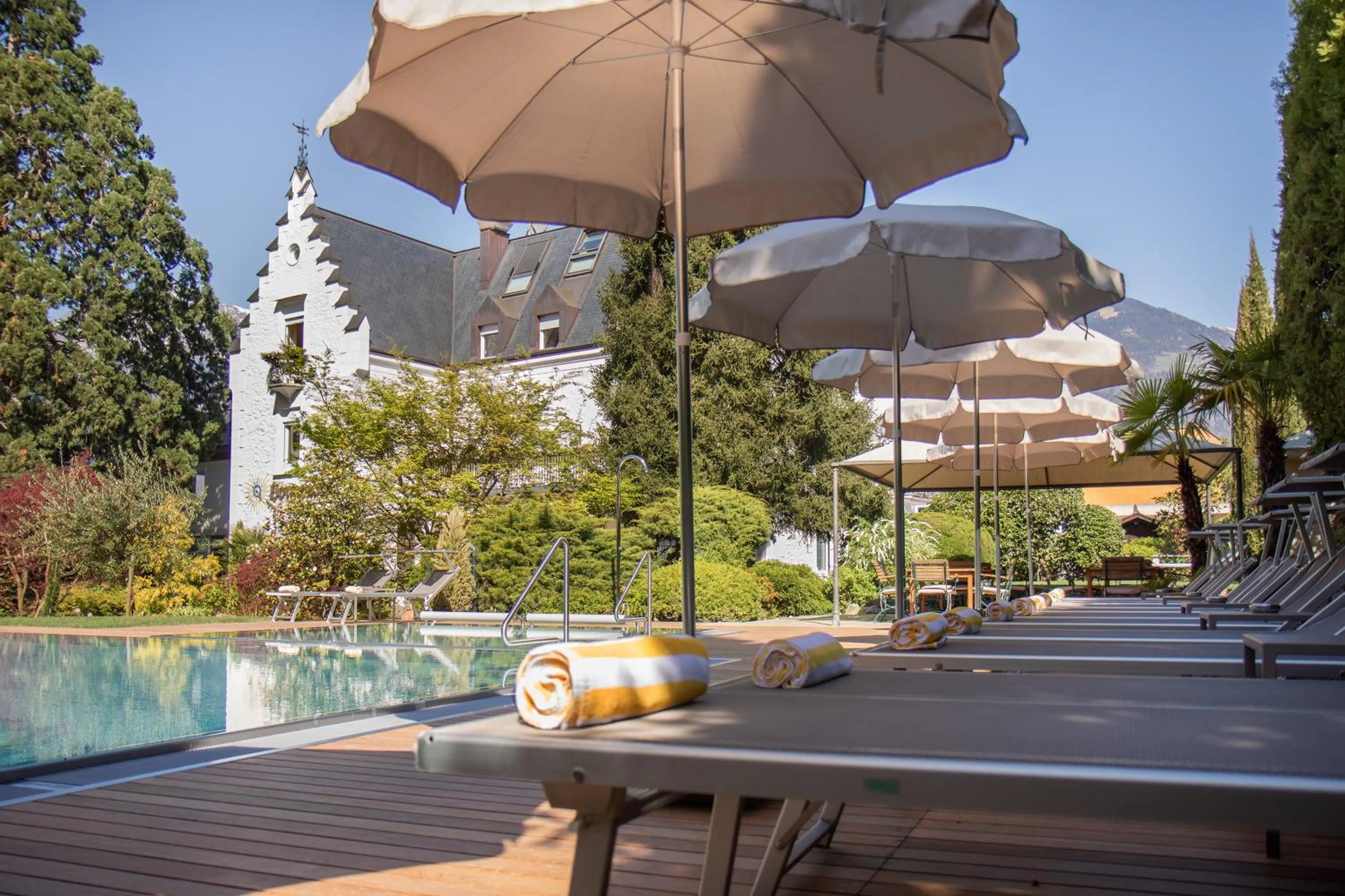 Swimming pool in Hotel Sonnenhof