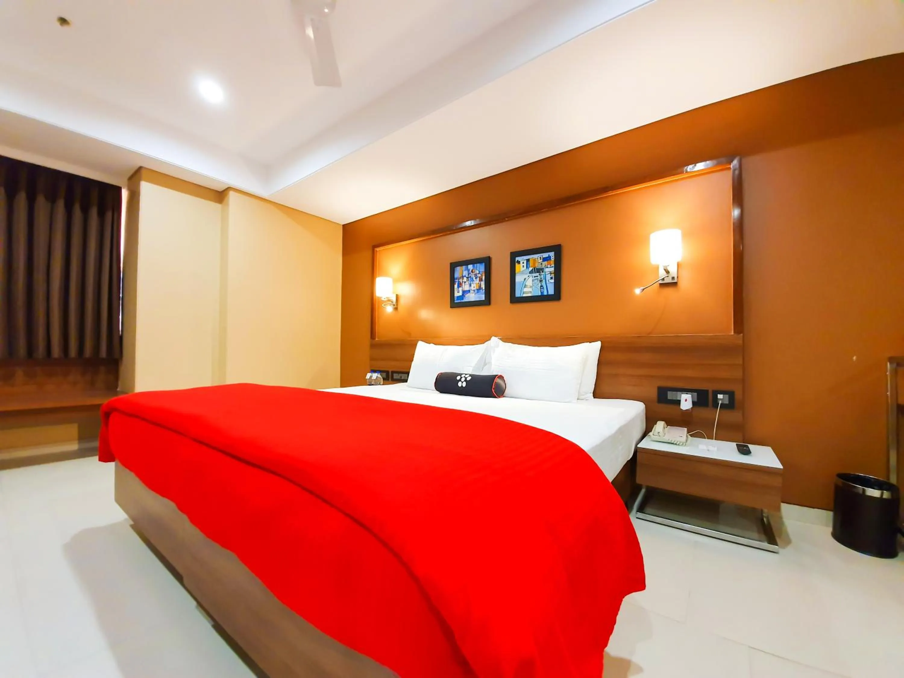 Photo of the whole room, Bed in Enrise by Sayaji ,Pune