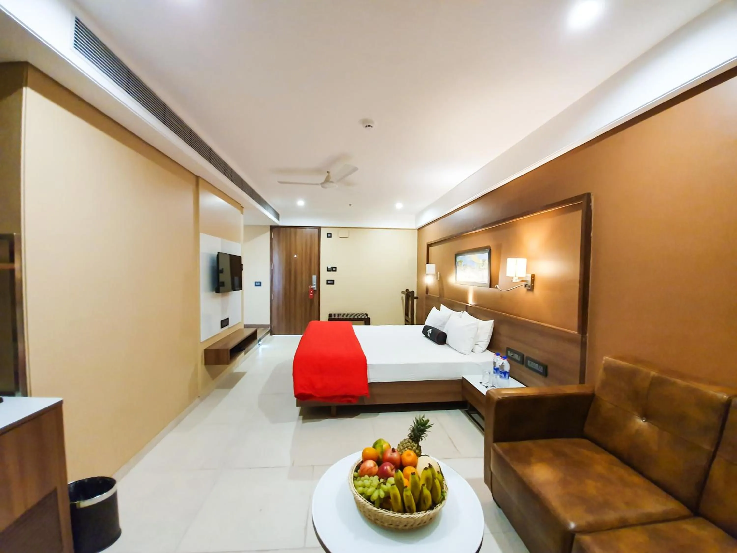 Photo of the whole room, Bed in Enrise by Sayaji ,Pune