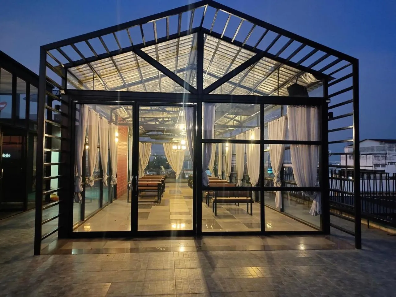 The Harbour Front Hotel