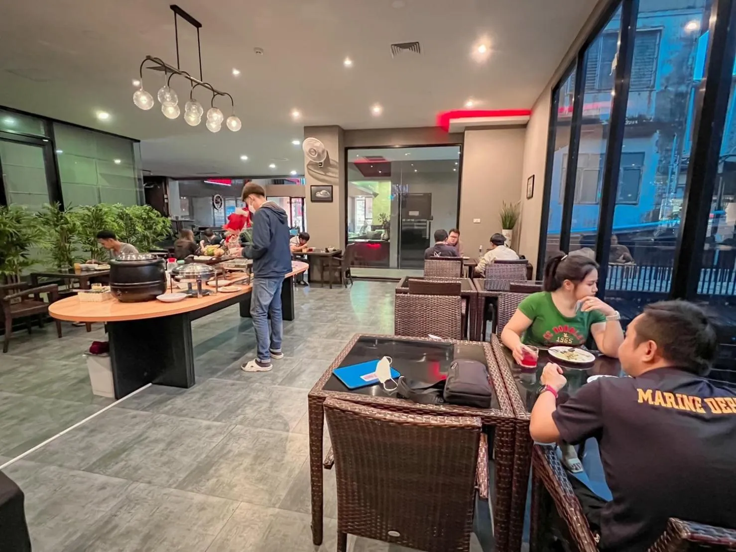 Restaurant/places to eat in The Harbour Front Hotel