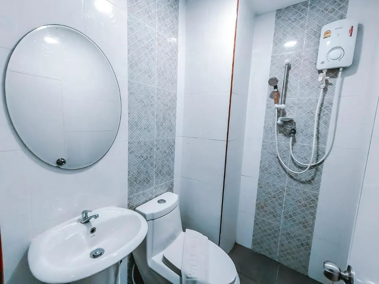 Bathroom in The Harbour Front Hotel