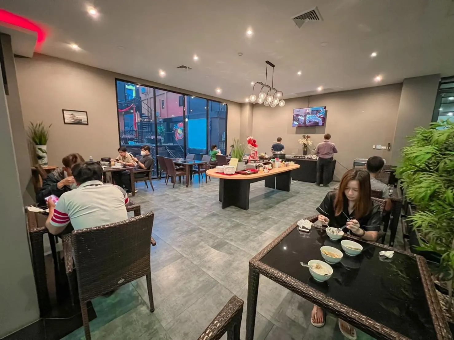 Restaurant/places to eat in The Harbour Front Hotel