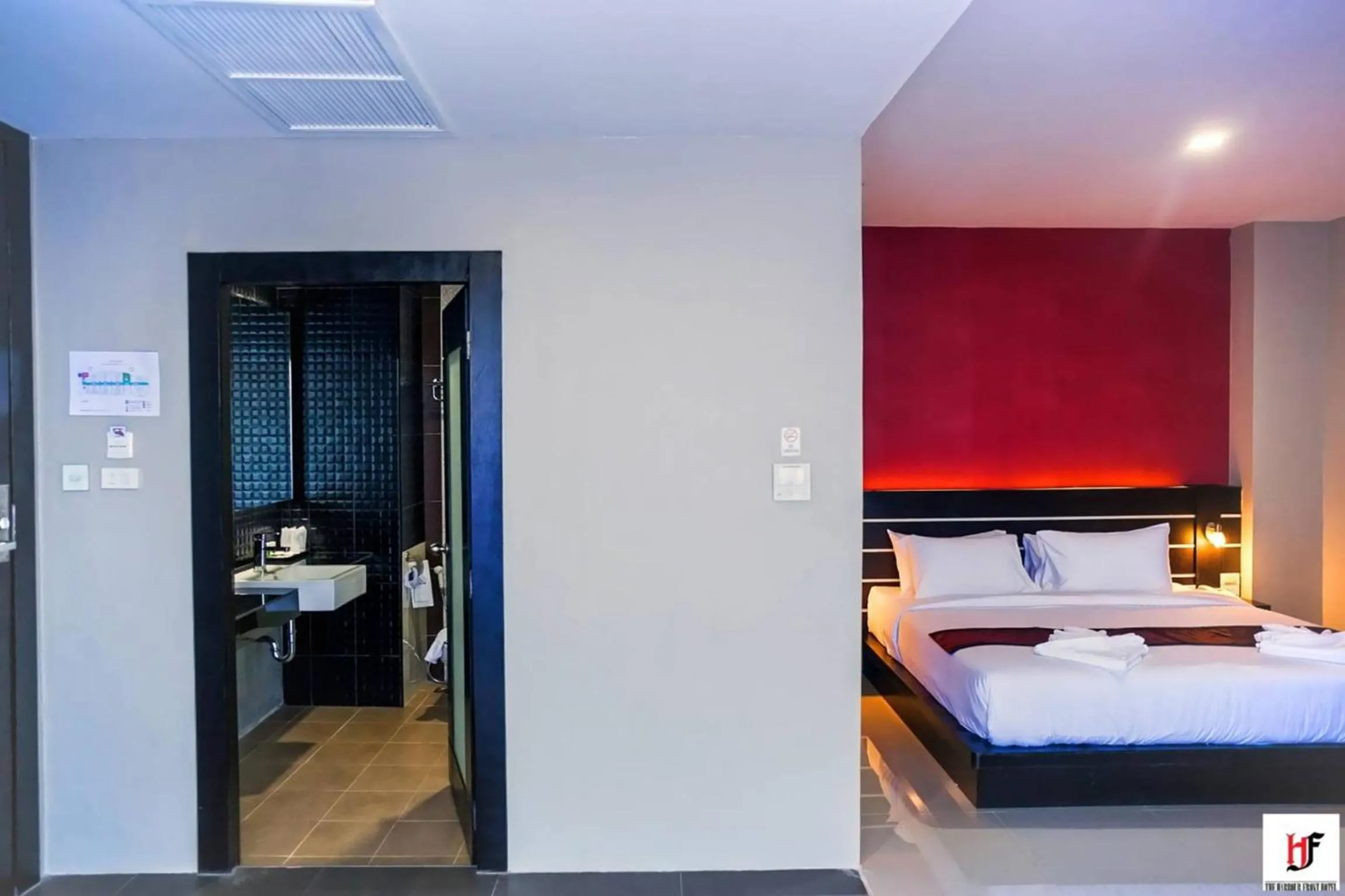 Photo of the whole room, Bed in The Harbour Front Hotel