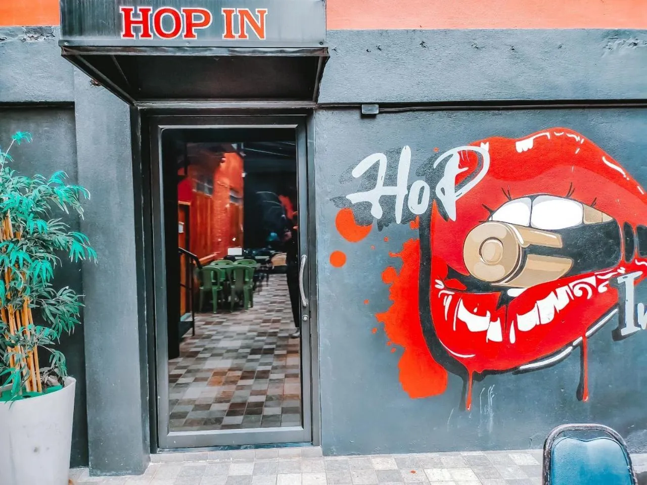 Facade/entrance in The Harbour Front Hotel