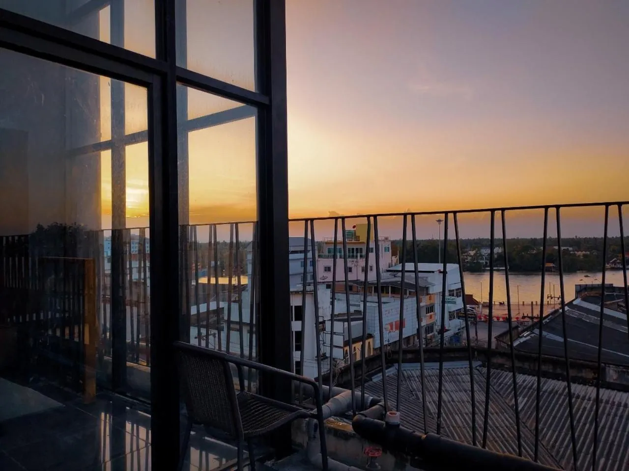 The Harbour Front Hotel