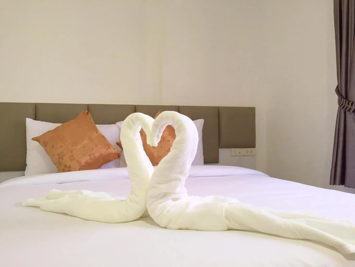 Bed in The Harbour Front Hotel