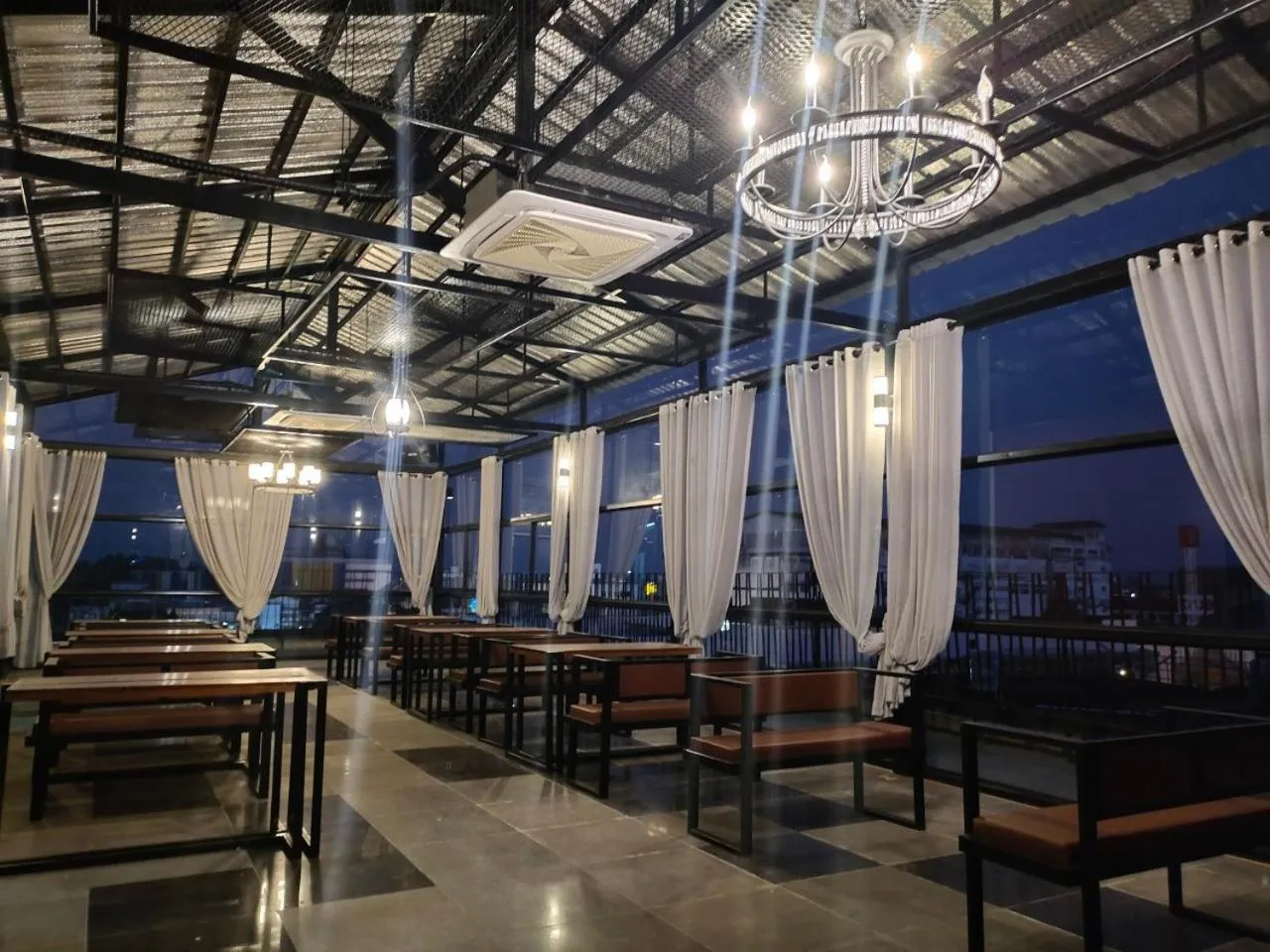 The Harbour Front Hotel