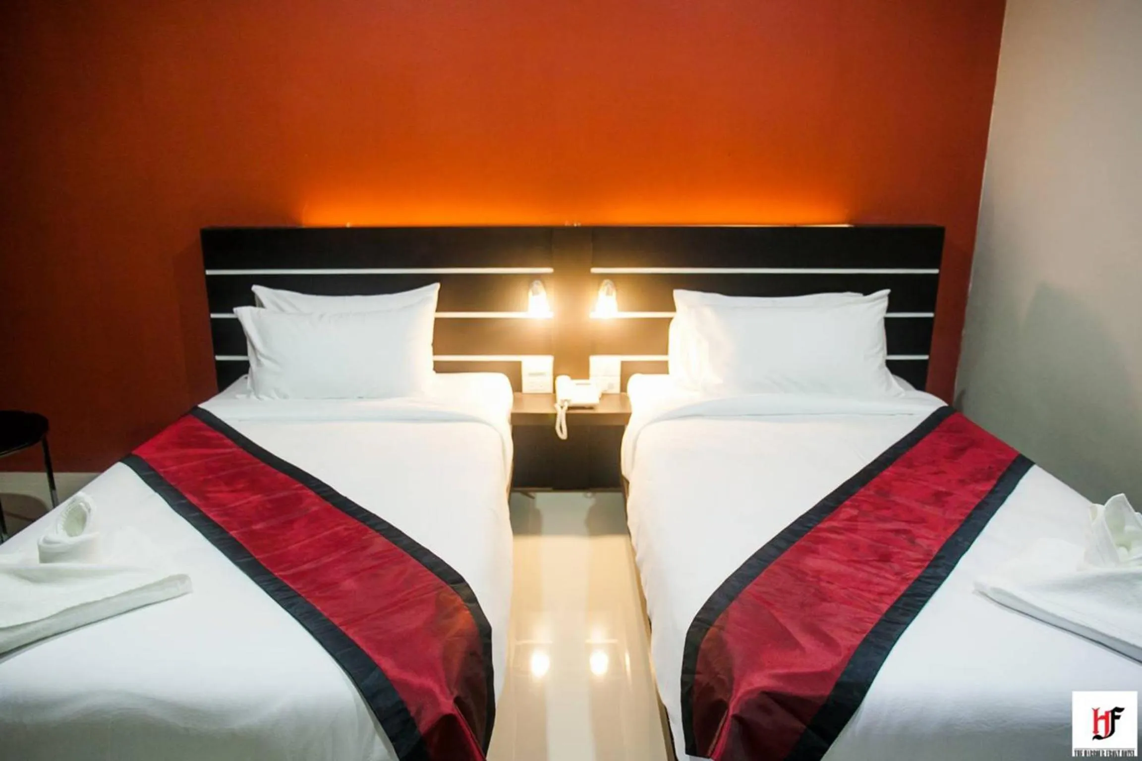 Photo of the whole room, Bed in The Harbour Front Hotel