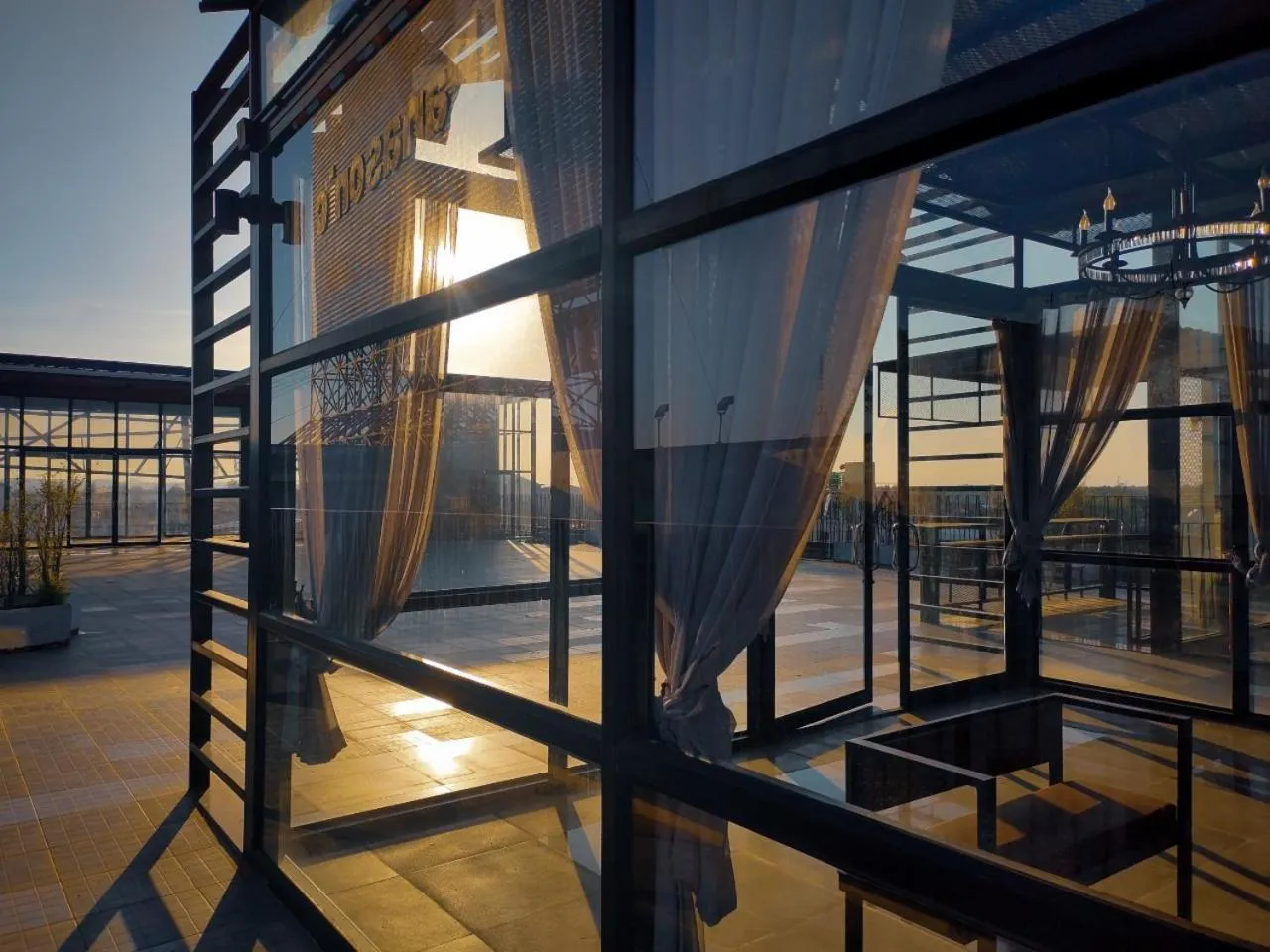 The Harbour Front Hotel