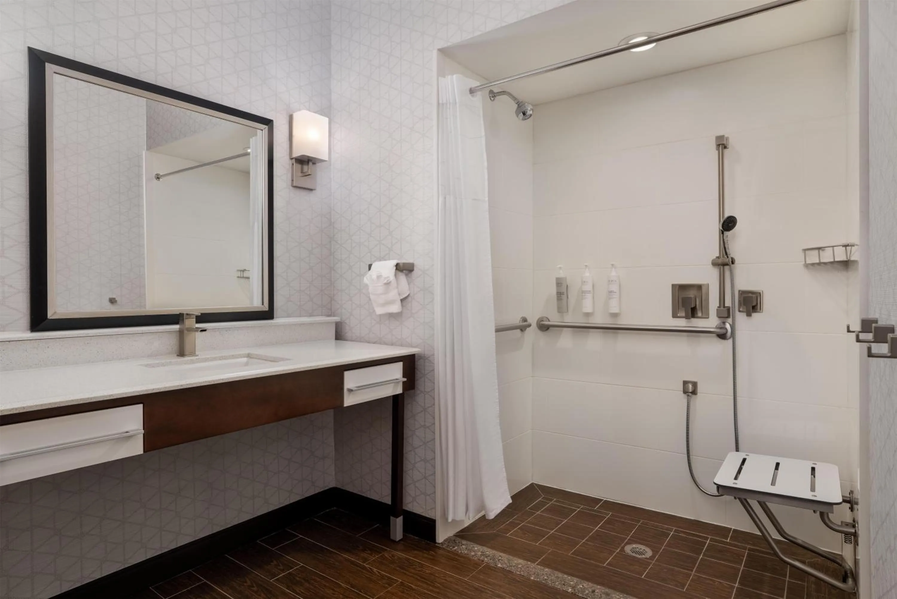 Bathroom in Hampton Inn & Suites By Hilton - Rockville Centre