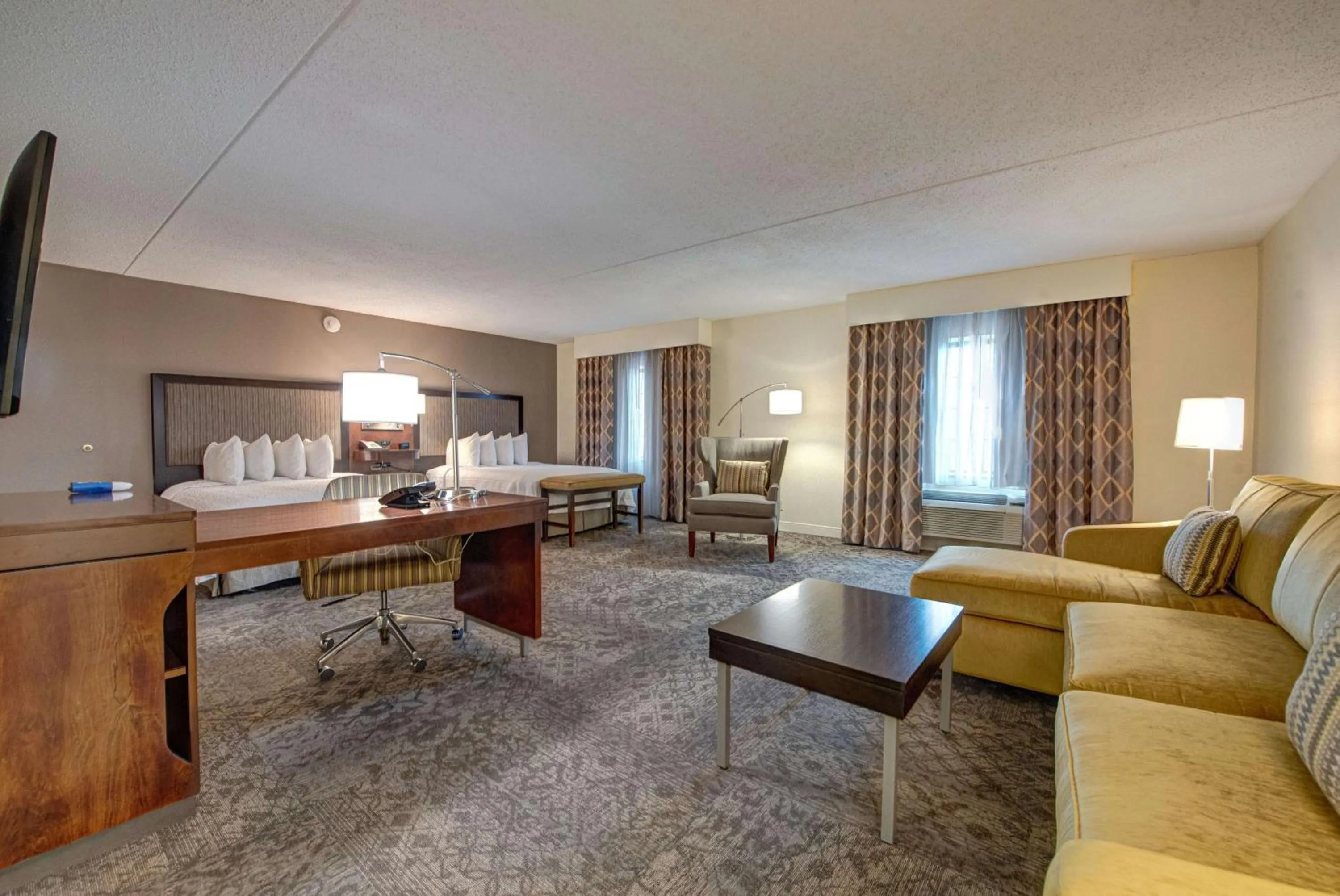 Living room in Hampton Inn & Suites By Hilton - Rockville Centre