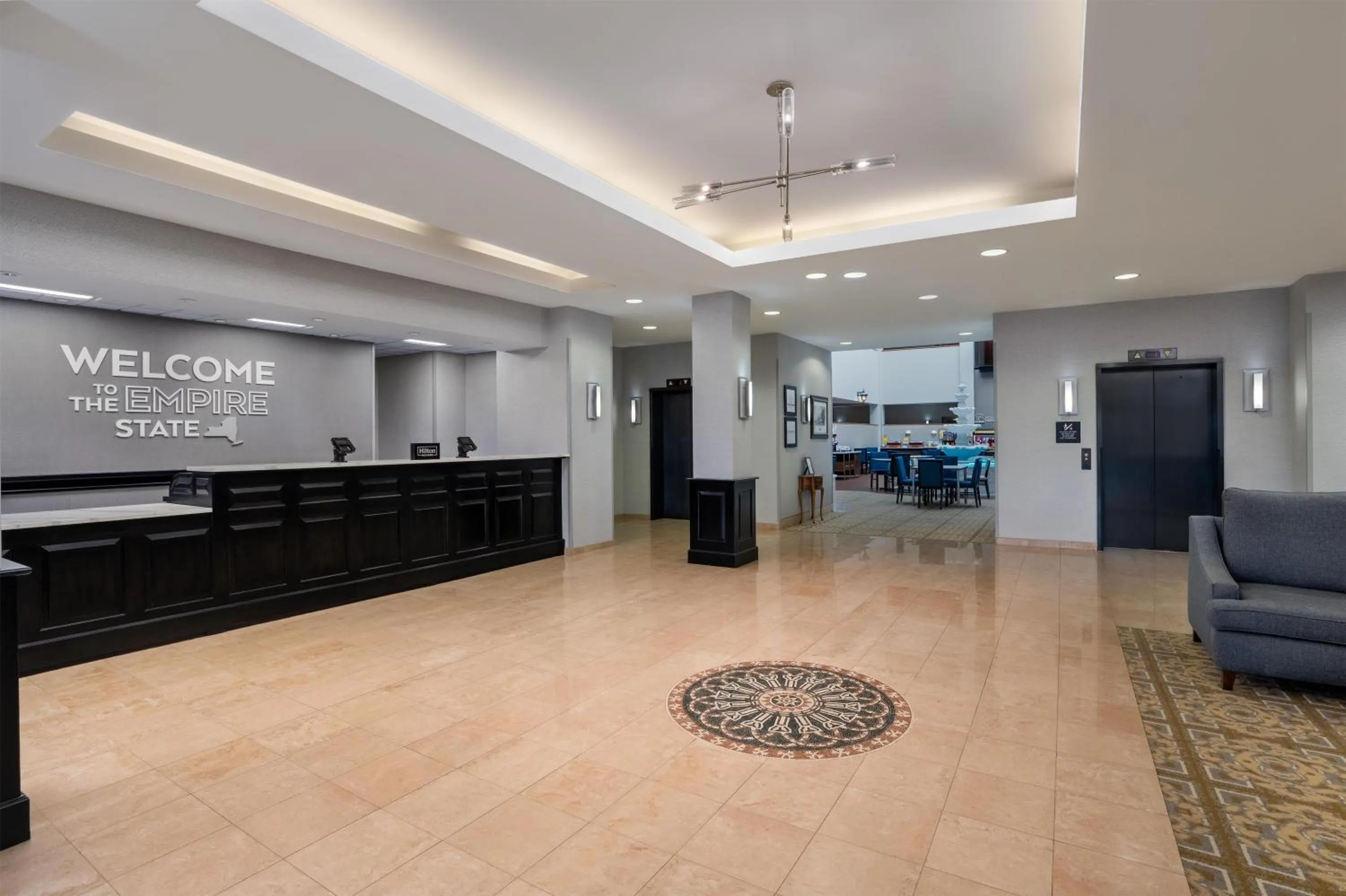 Lobby or reception in Hampton Inn & Suites By Hilton - Rockville Centre
