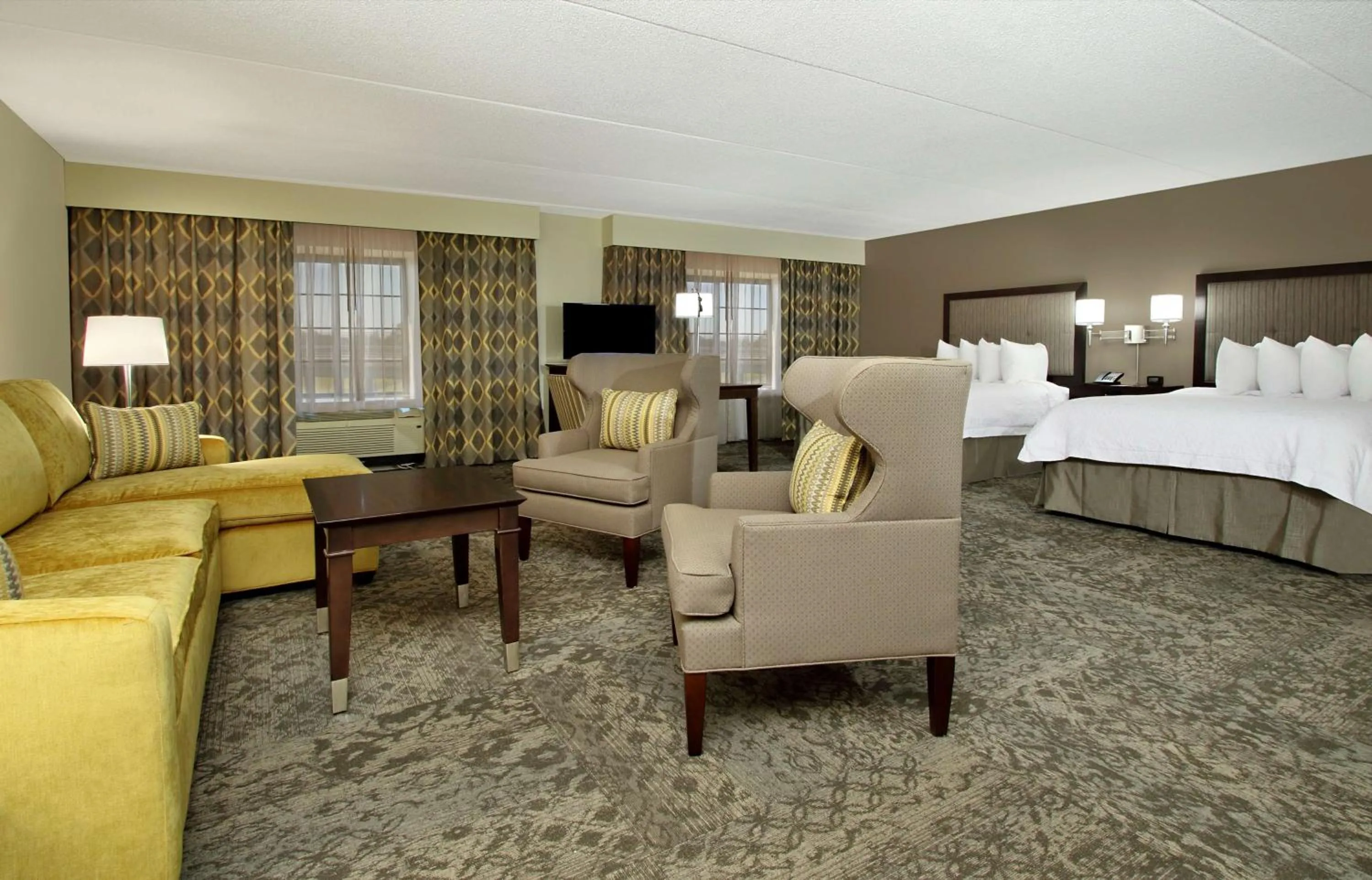 Bedroom, Bed in Hampton Inn & Suites By Hilton - Rockville Centre