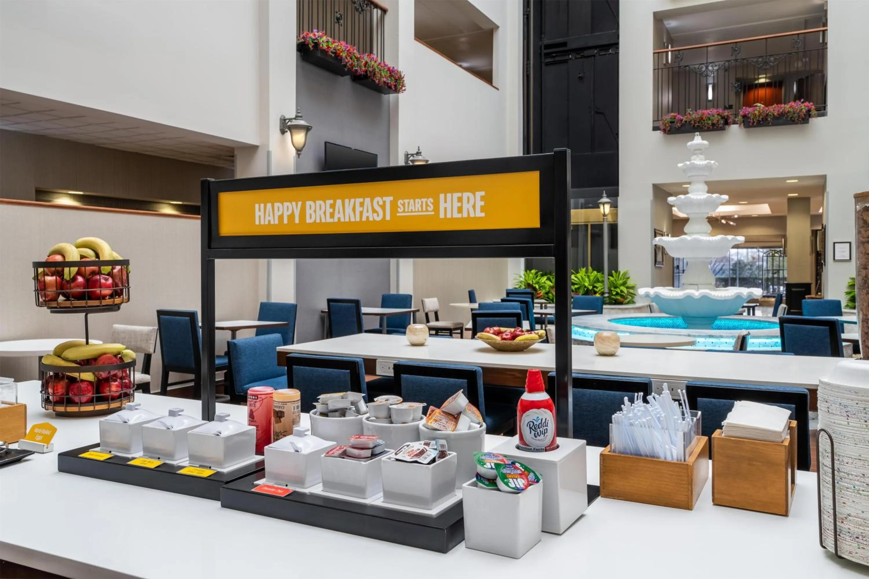 Breakfast in Hampton Inn & Suites By Hilton - Rockville Centre