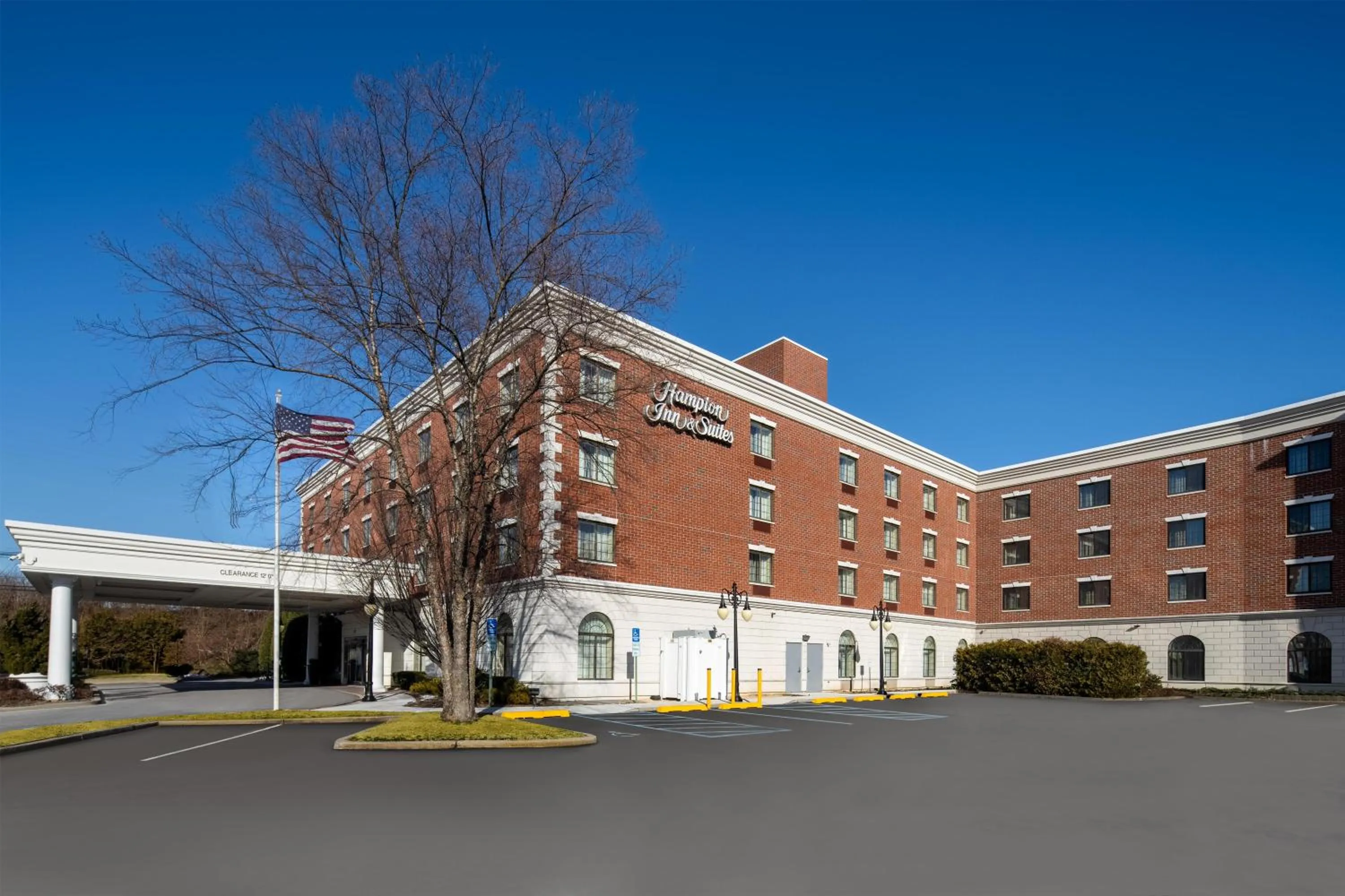Property building in Hampton Inn & Suites By Hilton - Rockville Centre