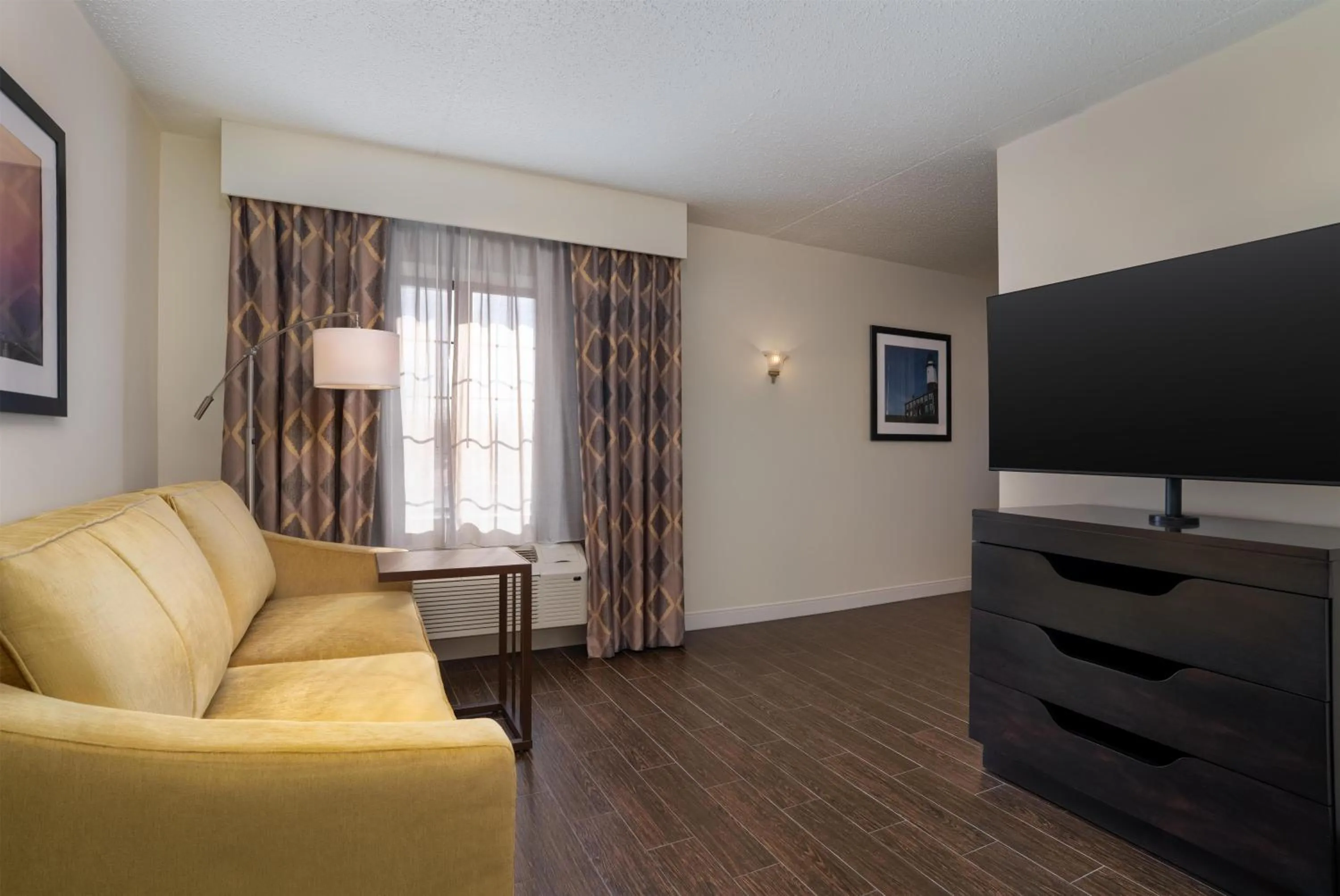 Living room in Hampton Inn & Suites By Hilton - Rockville Centre