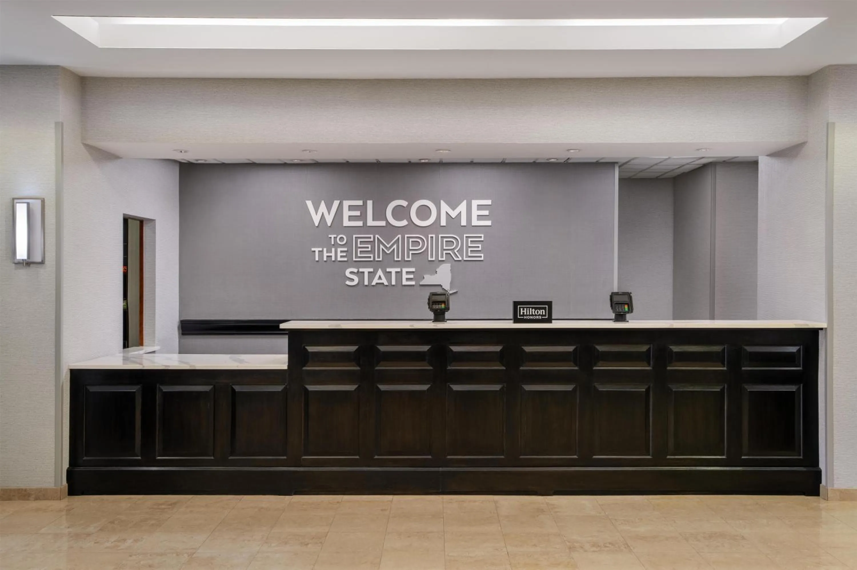 Lobby or reception in Hampton Inn & Suites By Hilton - Rockville Centre