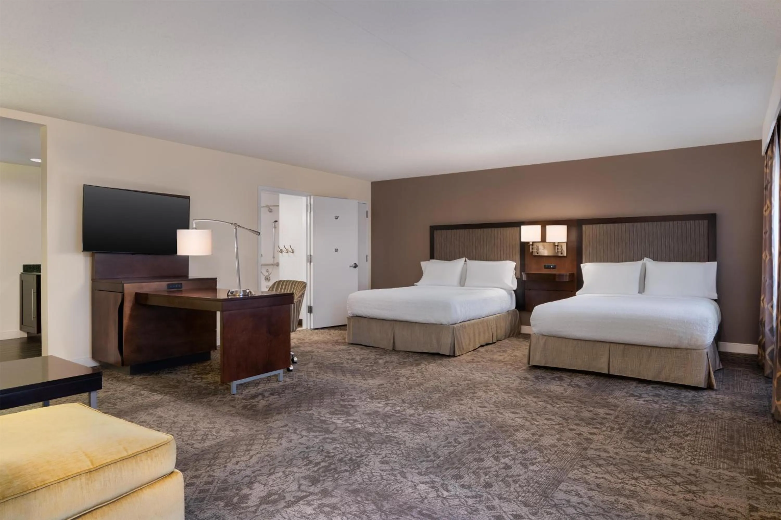 Bedroom, Bed in Hampton Inn & Suites By Hilton - Rockville Centre