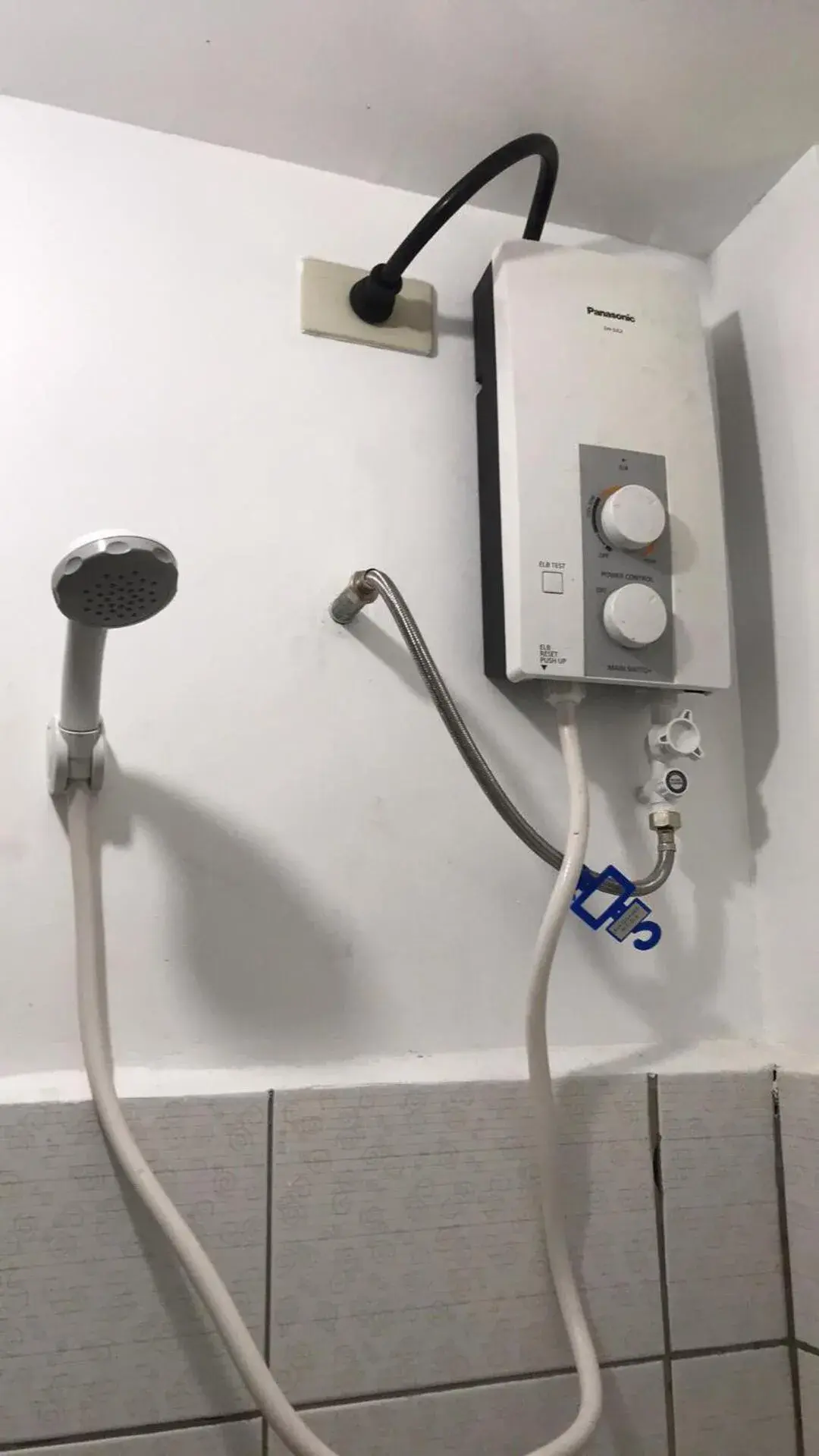 Deluxe Twin Room in Meaco Royal Hotel - Malabon Deluxe Twin Room in Meaco Royal Hotel - Malabon