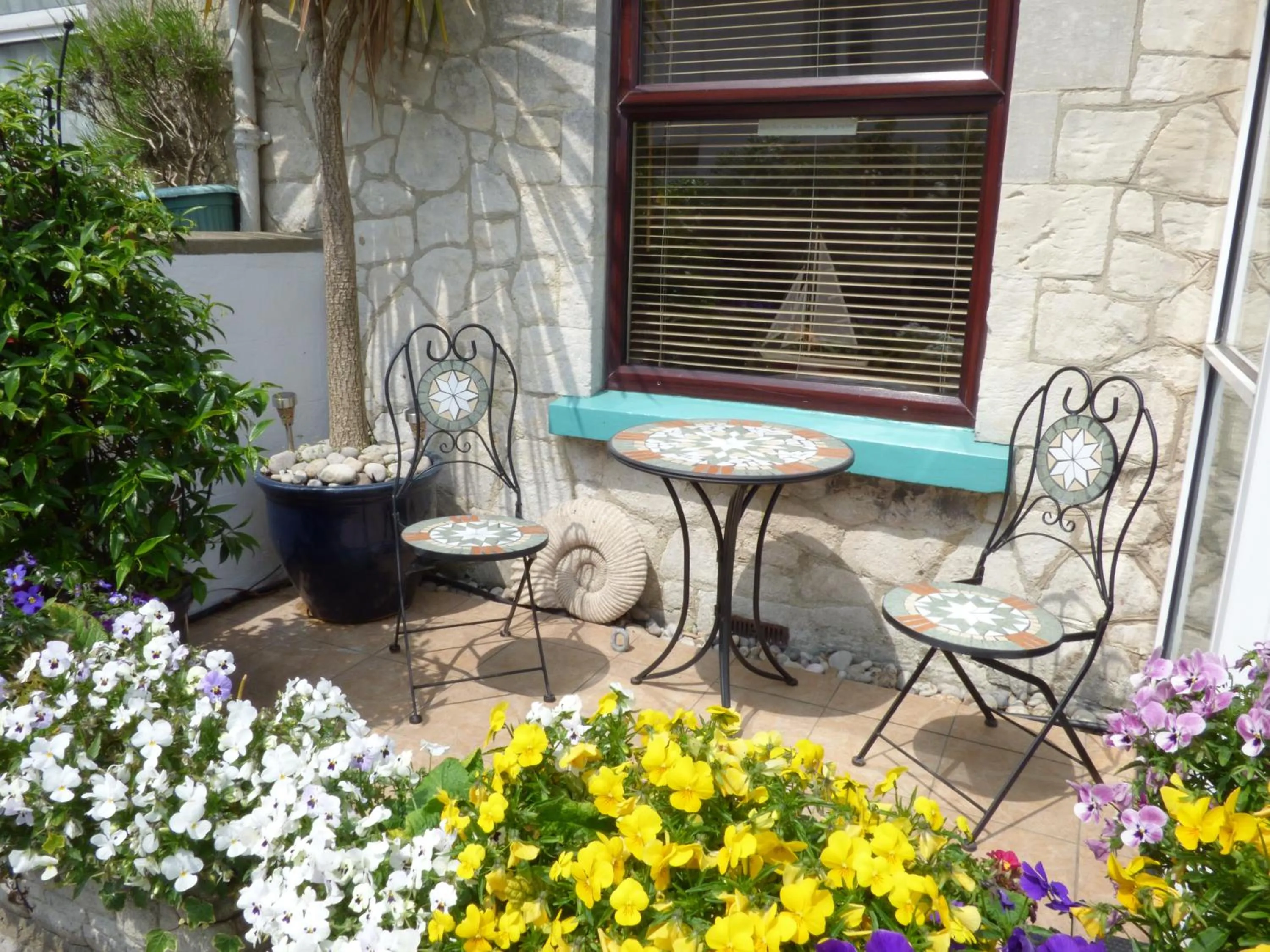 Patio in Belmont House Beer - Adults Only - Free Parking