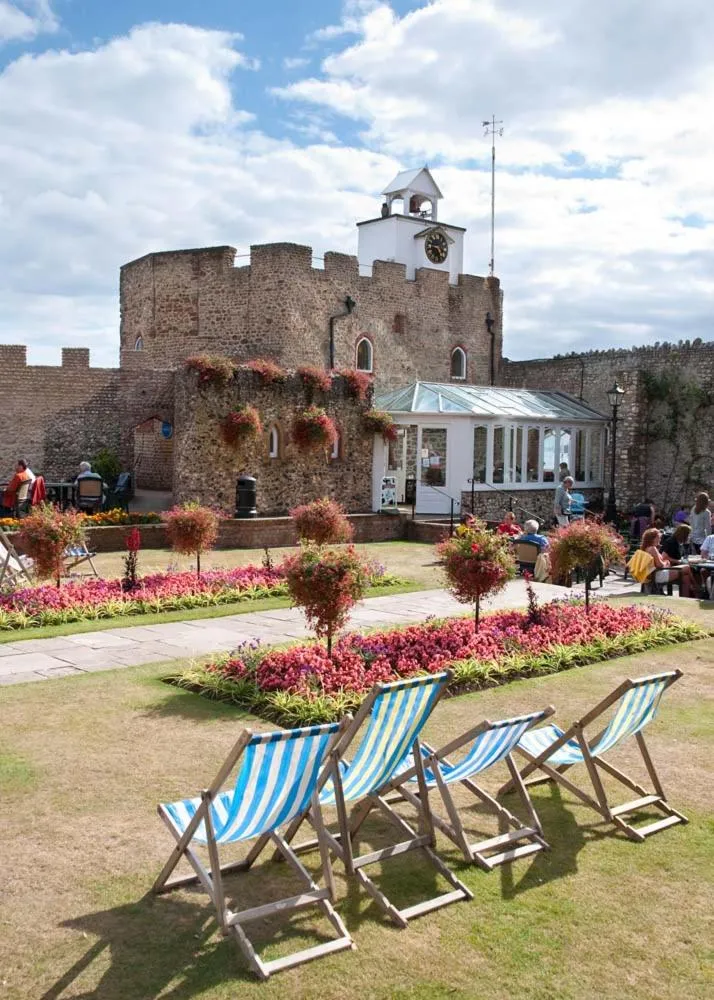 Belmont House Beer - Adults Only - Free Parking