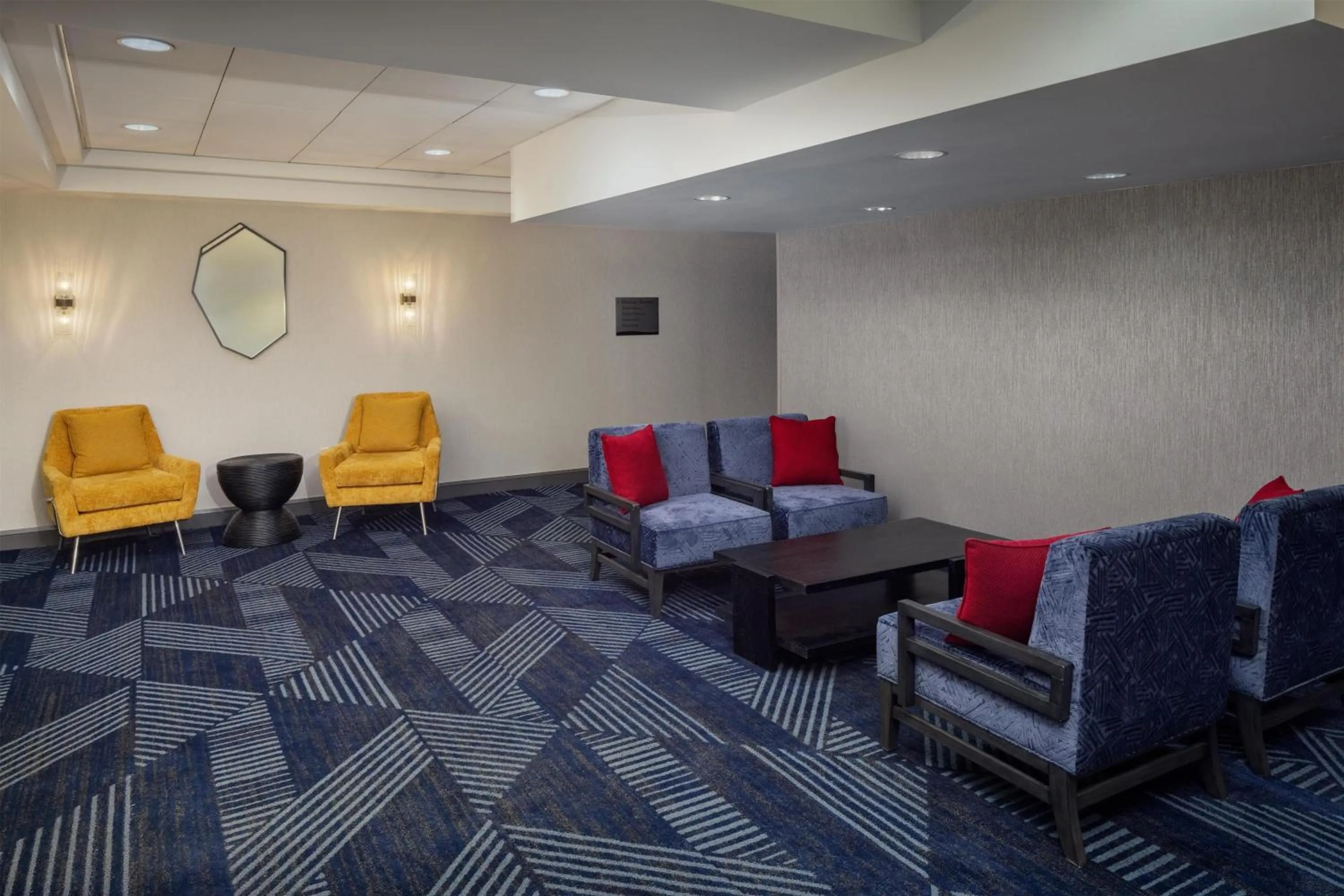 Meeting/conference room in DoubleTree by Hilton Hotel & Suites Pittsburgh Downtown