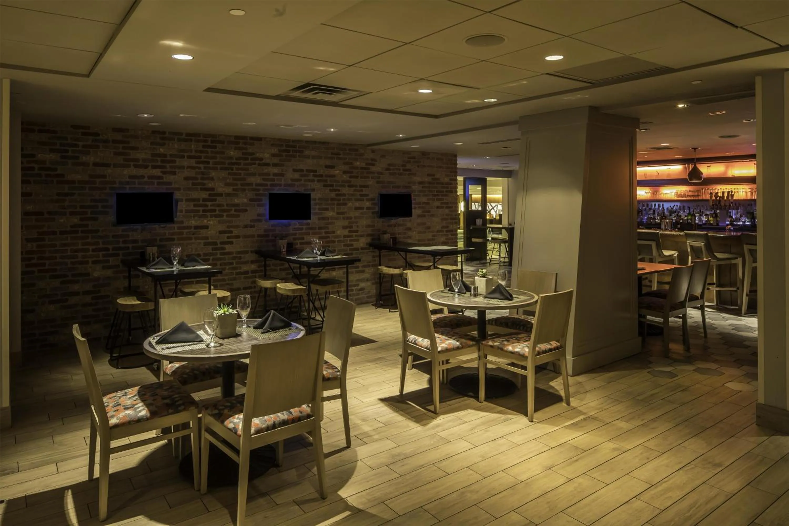 Lounge or bar in DoubleTree by Hilton Hotel & Suites Pittsburgh Downtown