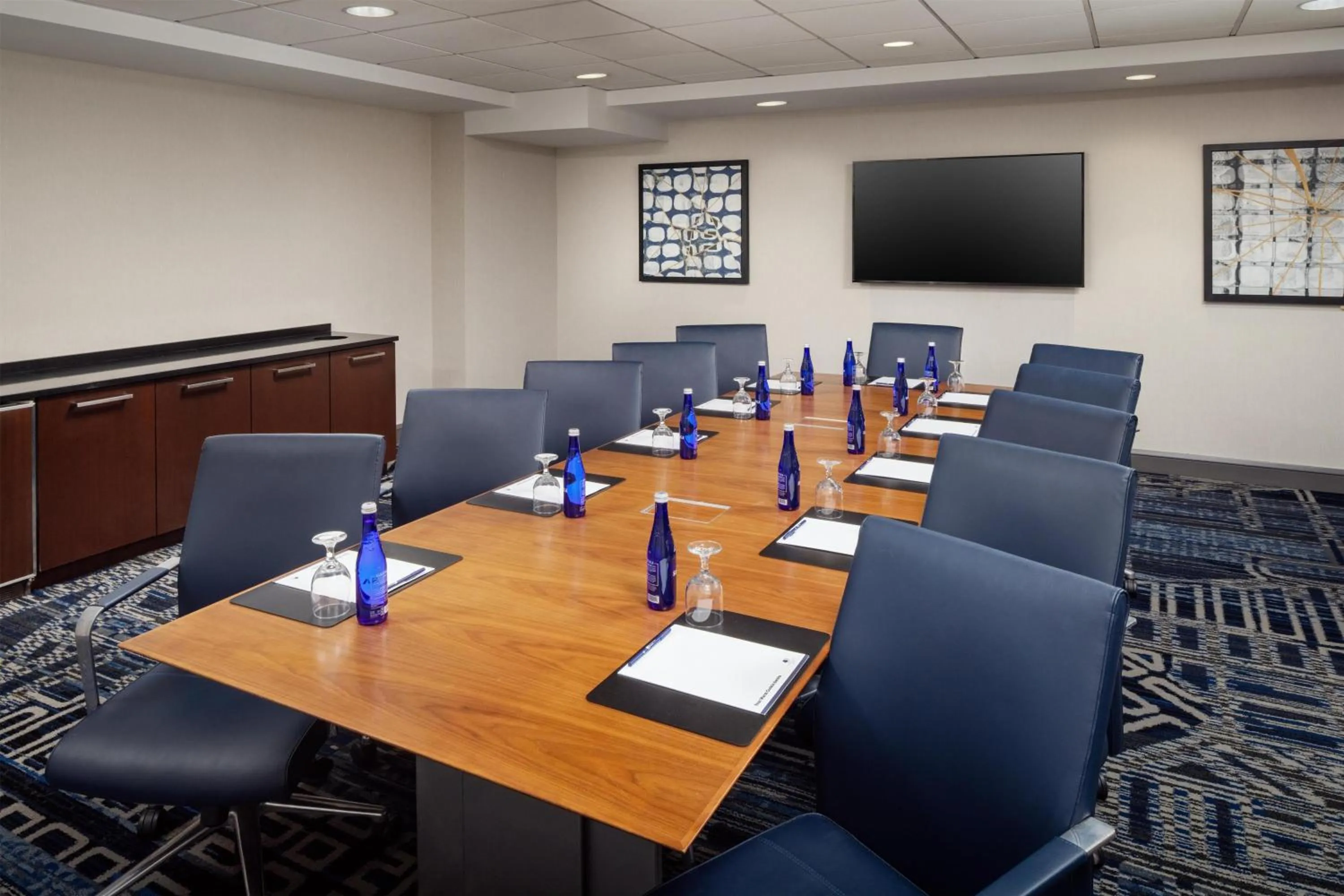 Meeting/conference room in DoubleTree by Hilton Hotel & Suites Pittsburgh Downtown