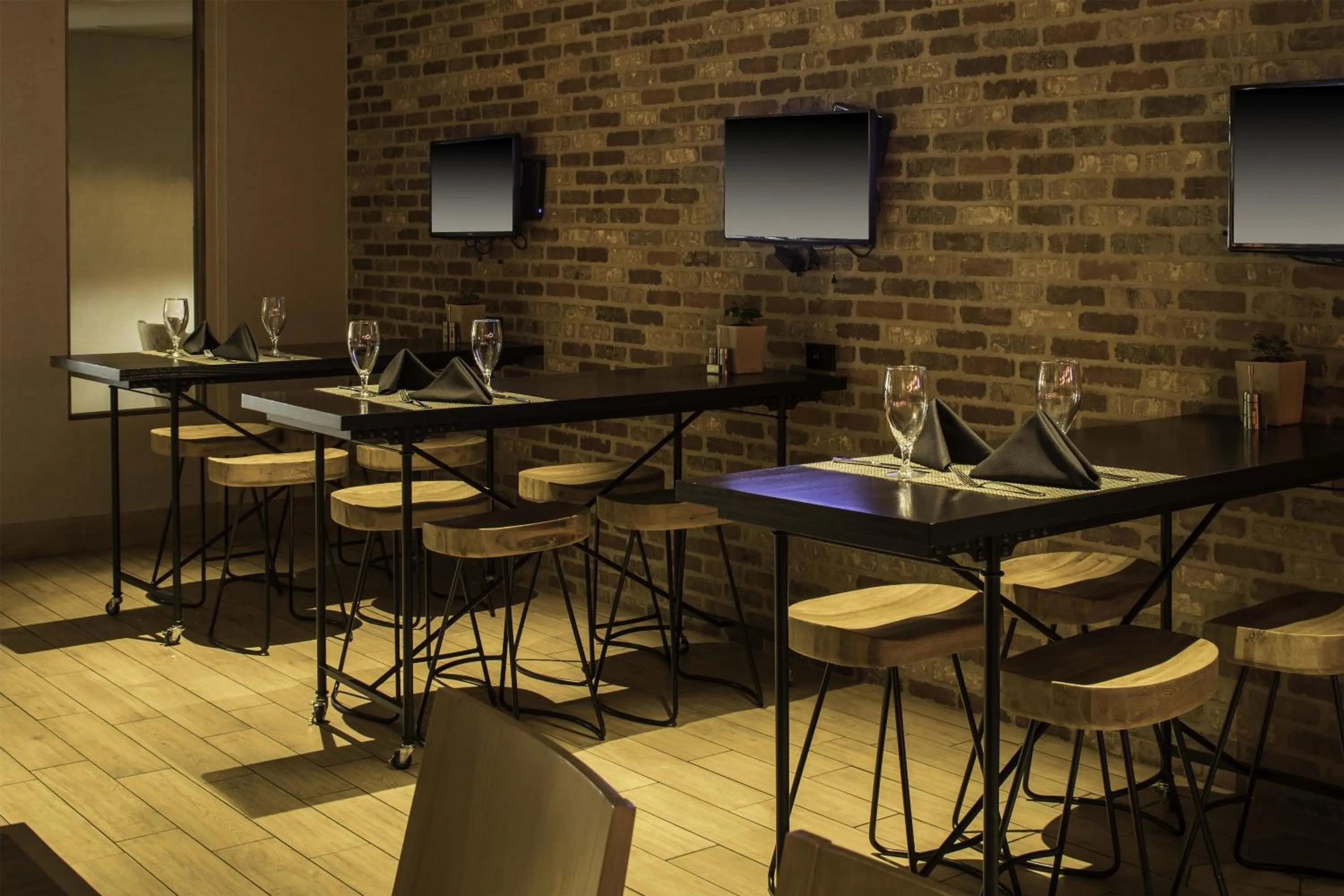 Restaurant/places to eat in DoubleTree by Hilton Hotel & Suites Pittsburgh Downtown