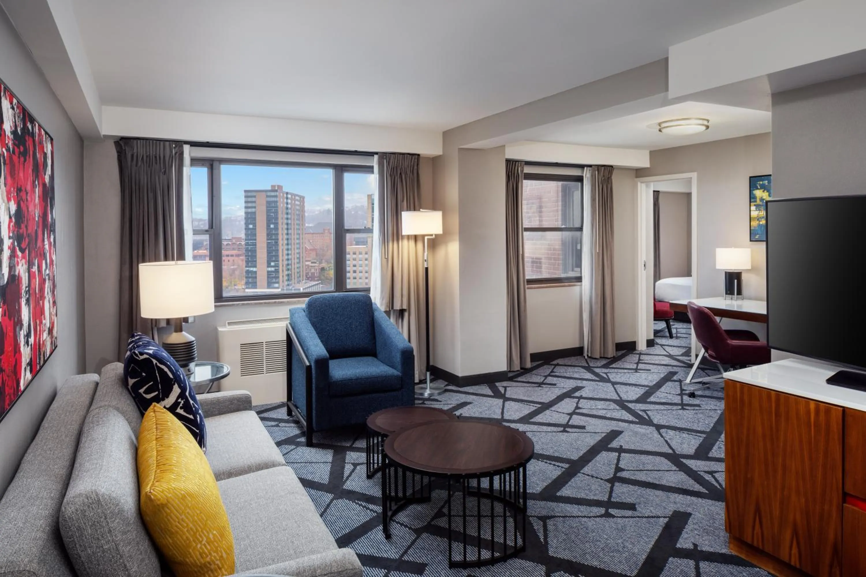 Bedroom, Bed in DoubleTree by Hilton Hotel & Suites Pittsburgh Downtown