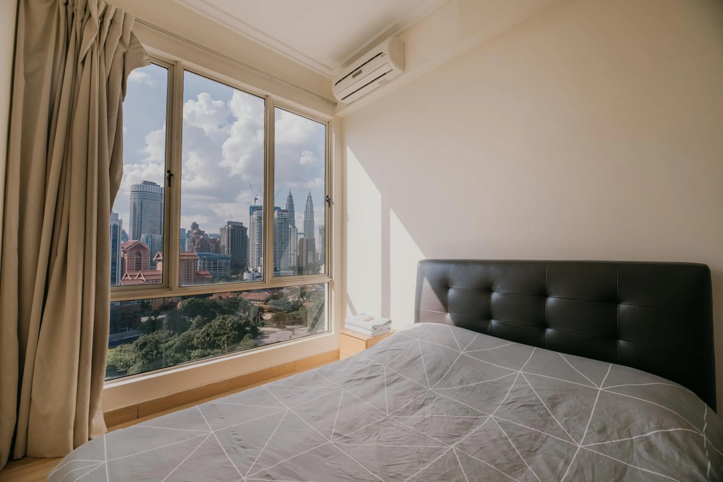 Bedroom, Bed in Rex Ollie @ 231 TR Suite