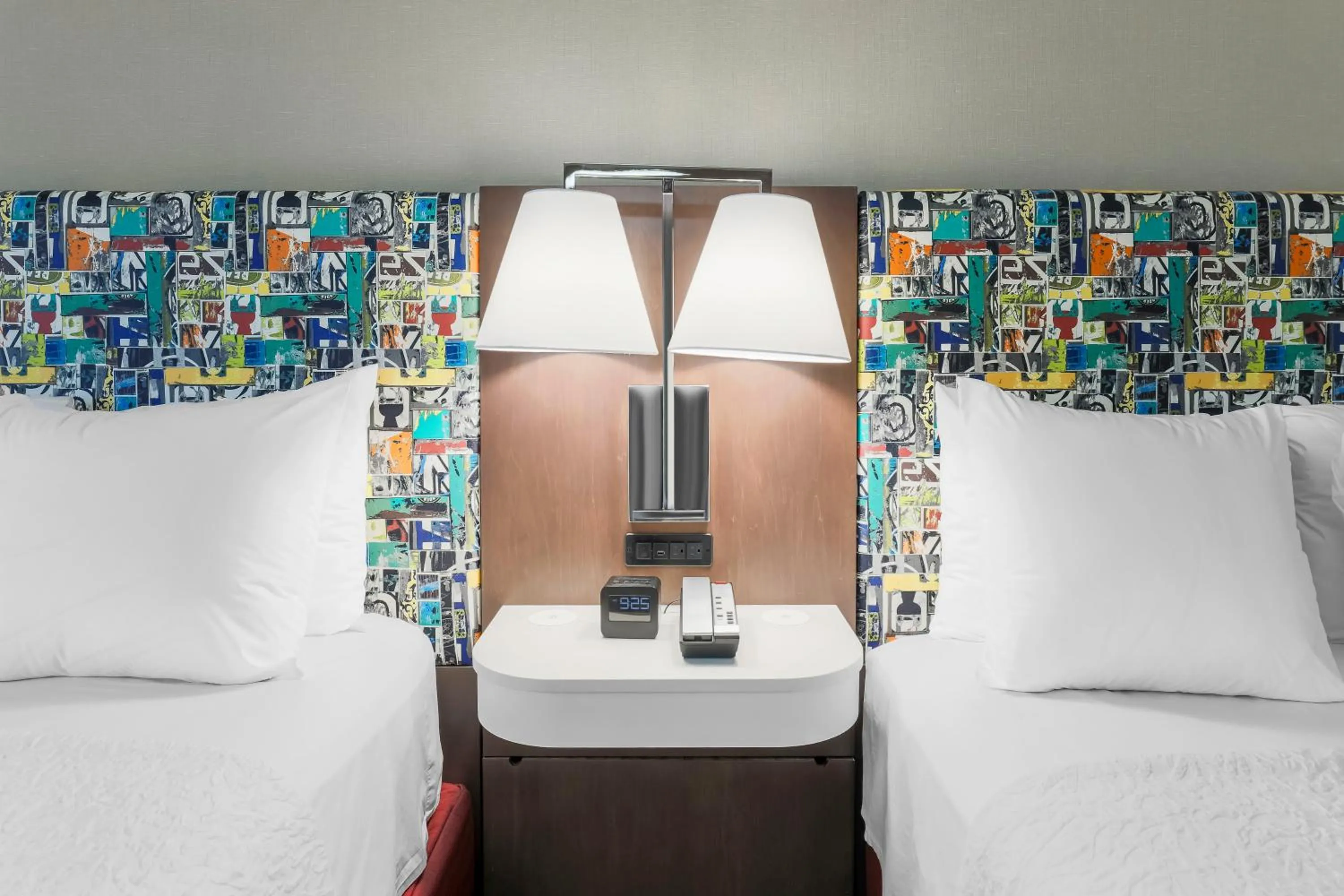 Bed in Hampton Inn & Suites Pittsburgh Downtown