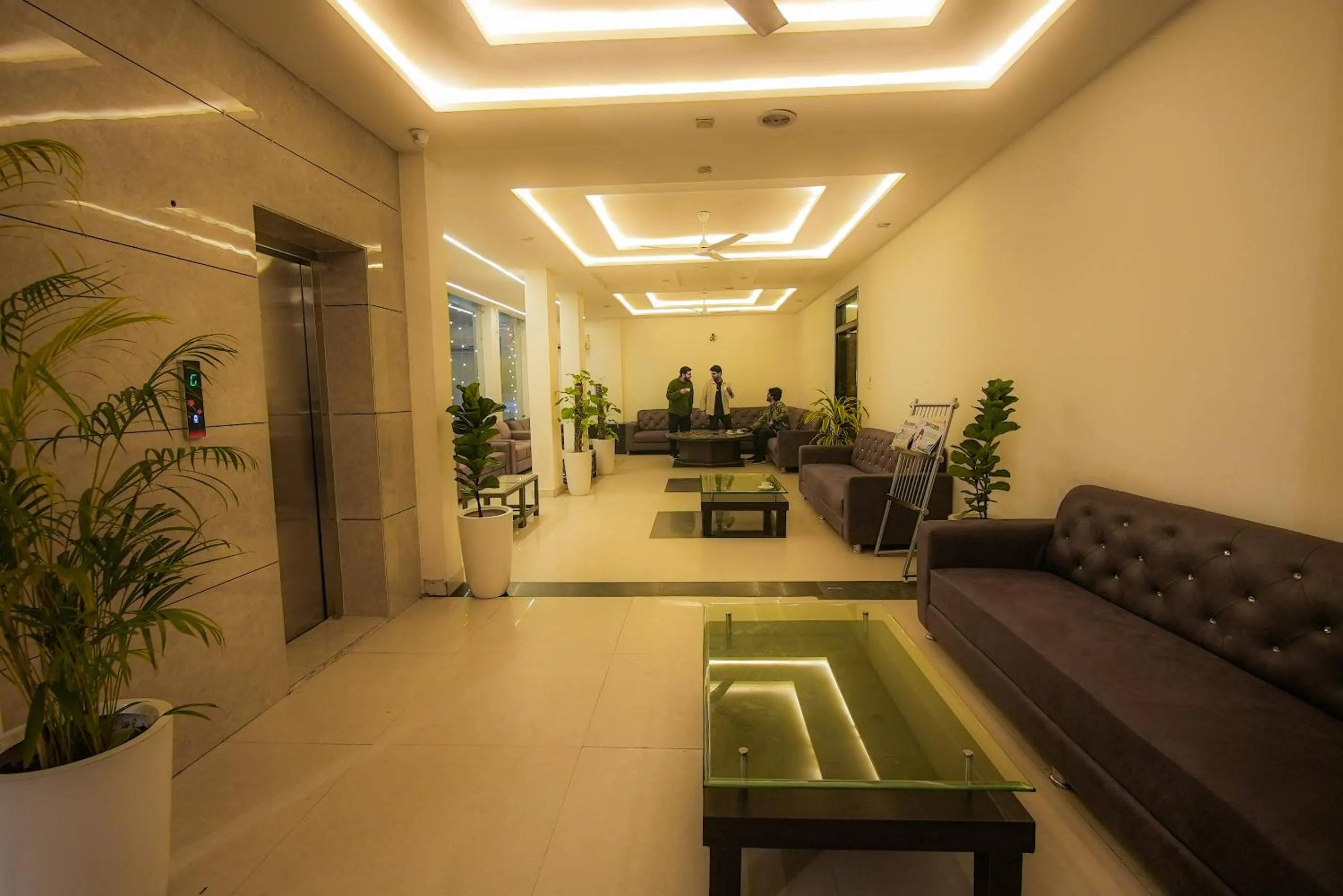 Living room in Hotel Agra Dazzling East Gate