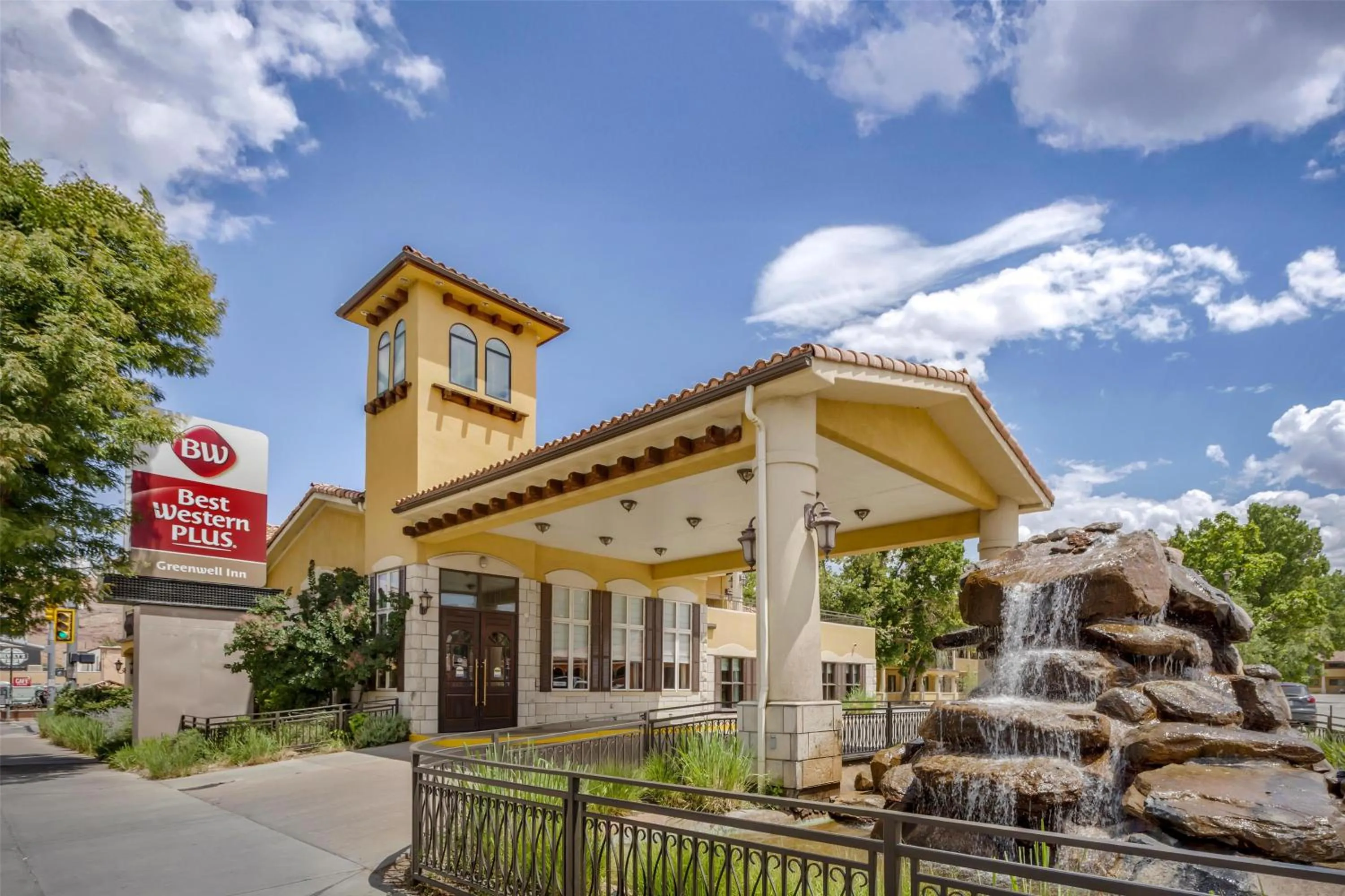 Property building in Best Western Plus Greenwell Inn