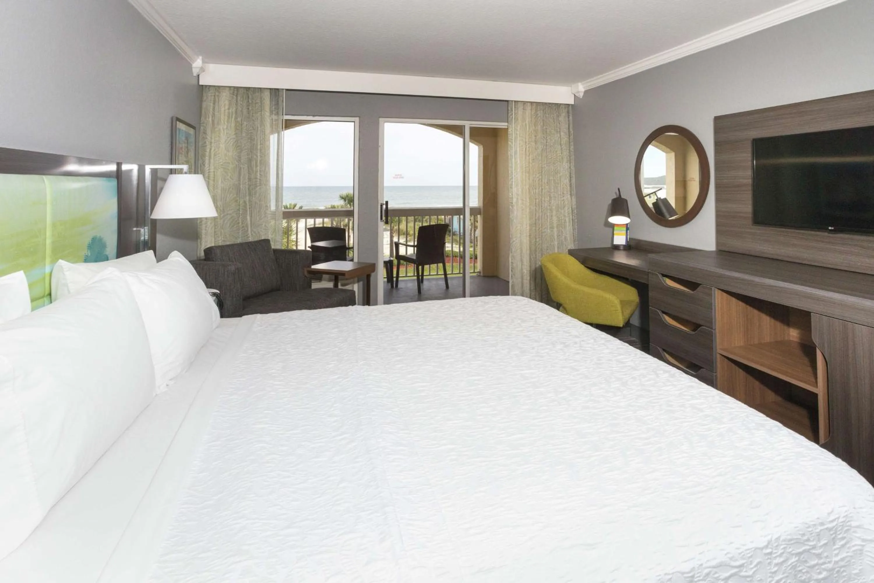 Bedroom, Bed in Hampton Inn Saint Augustine Beach